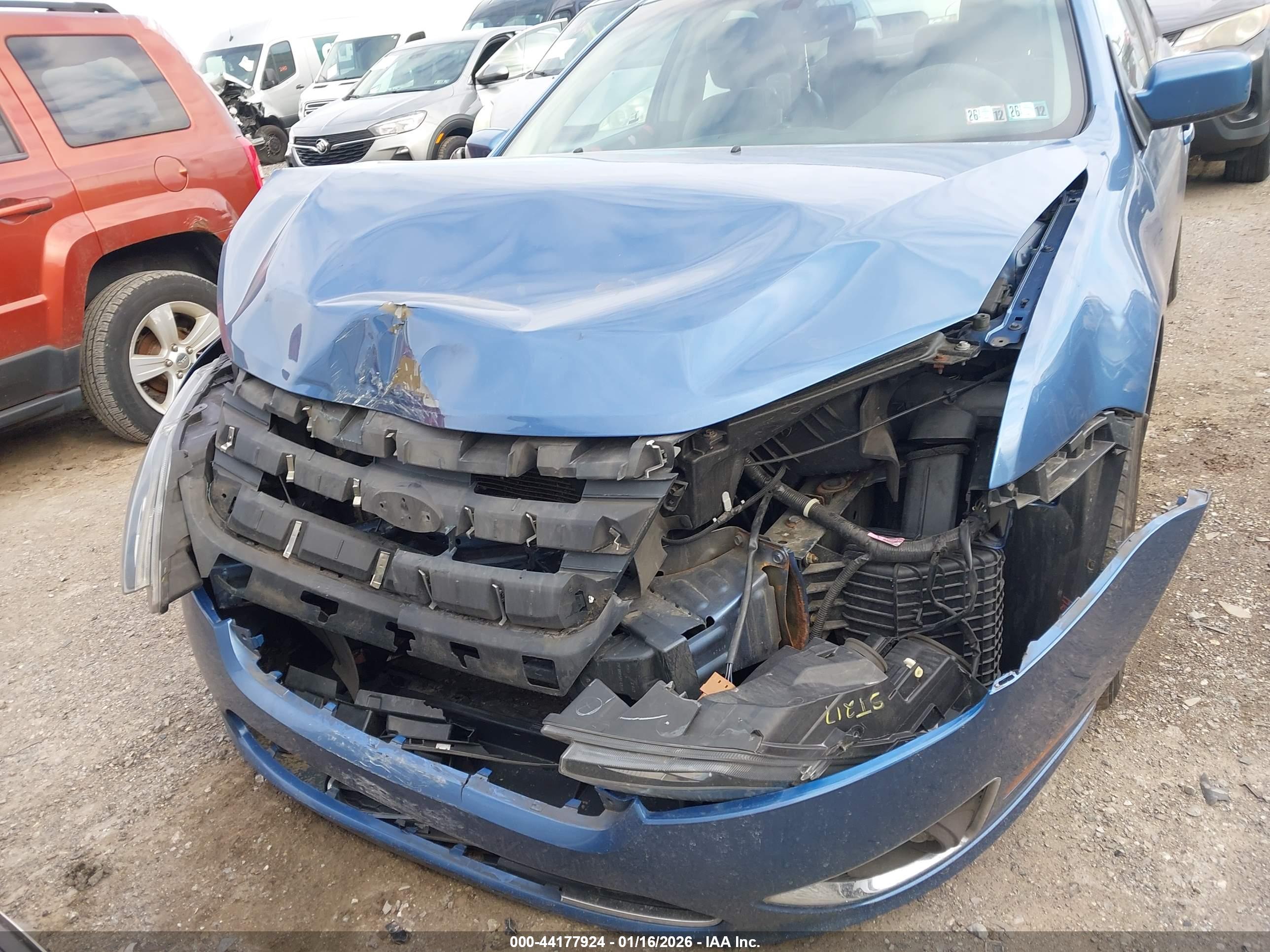 FORD FUSION image 6