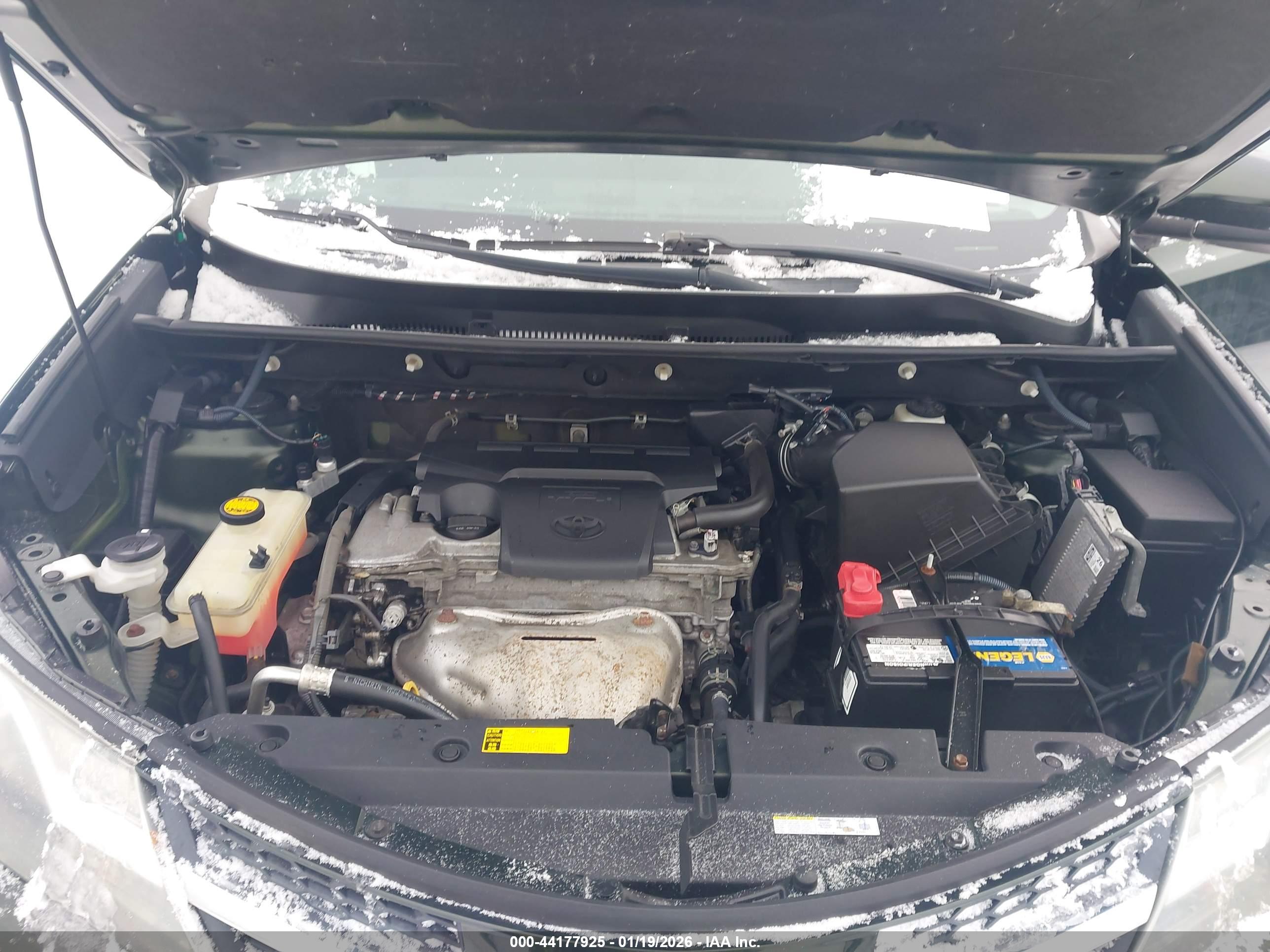TOYOTA RAV4 image 10