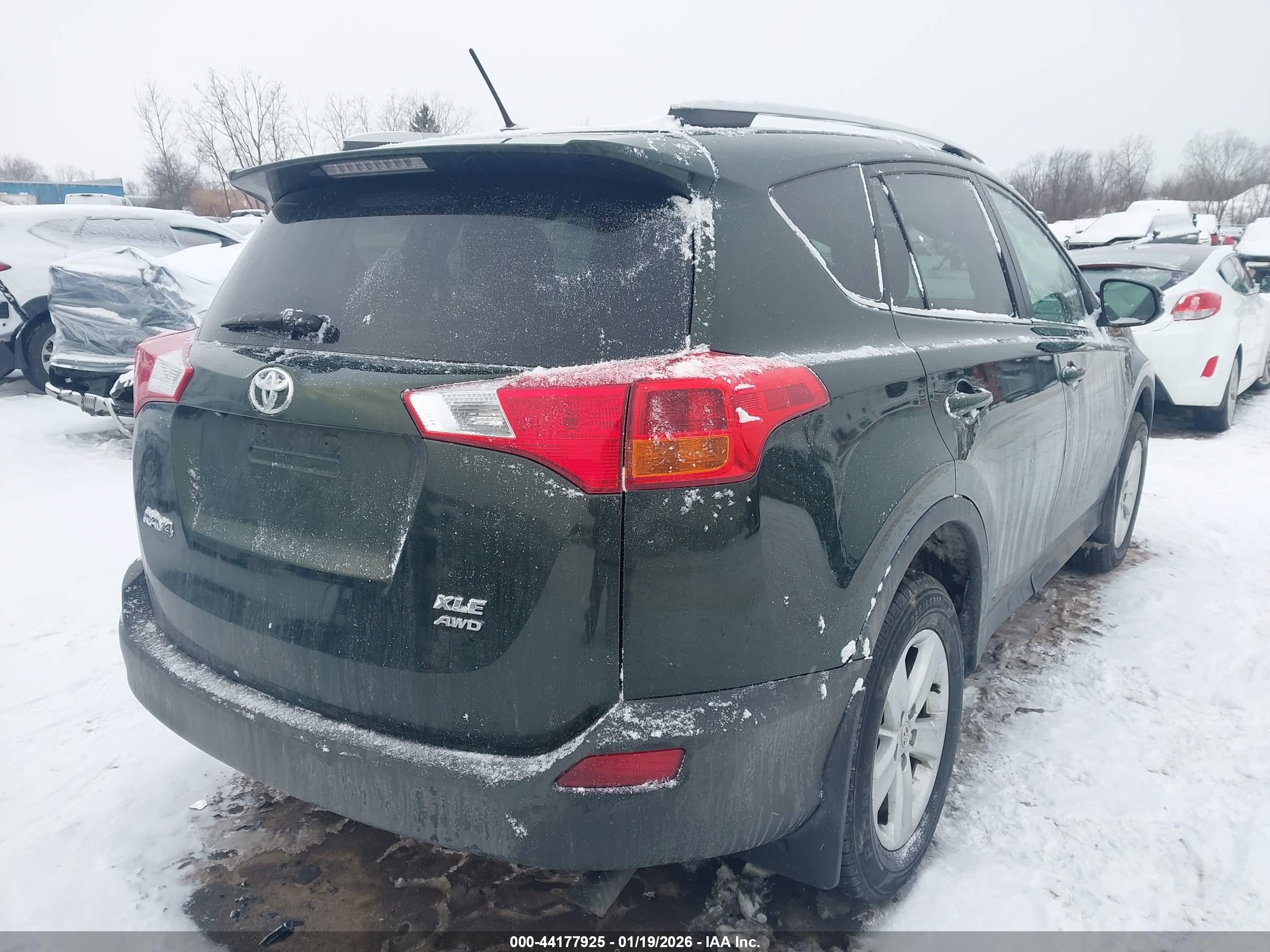 TOYOTA RAV4 image 4