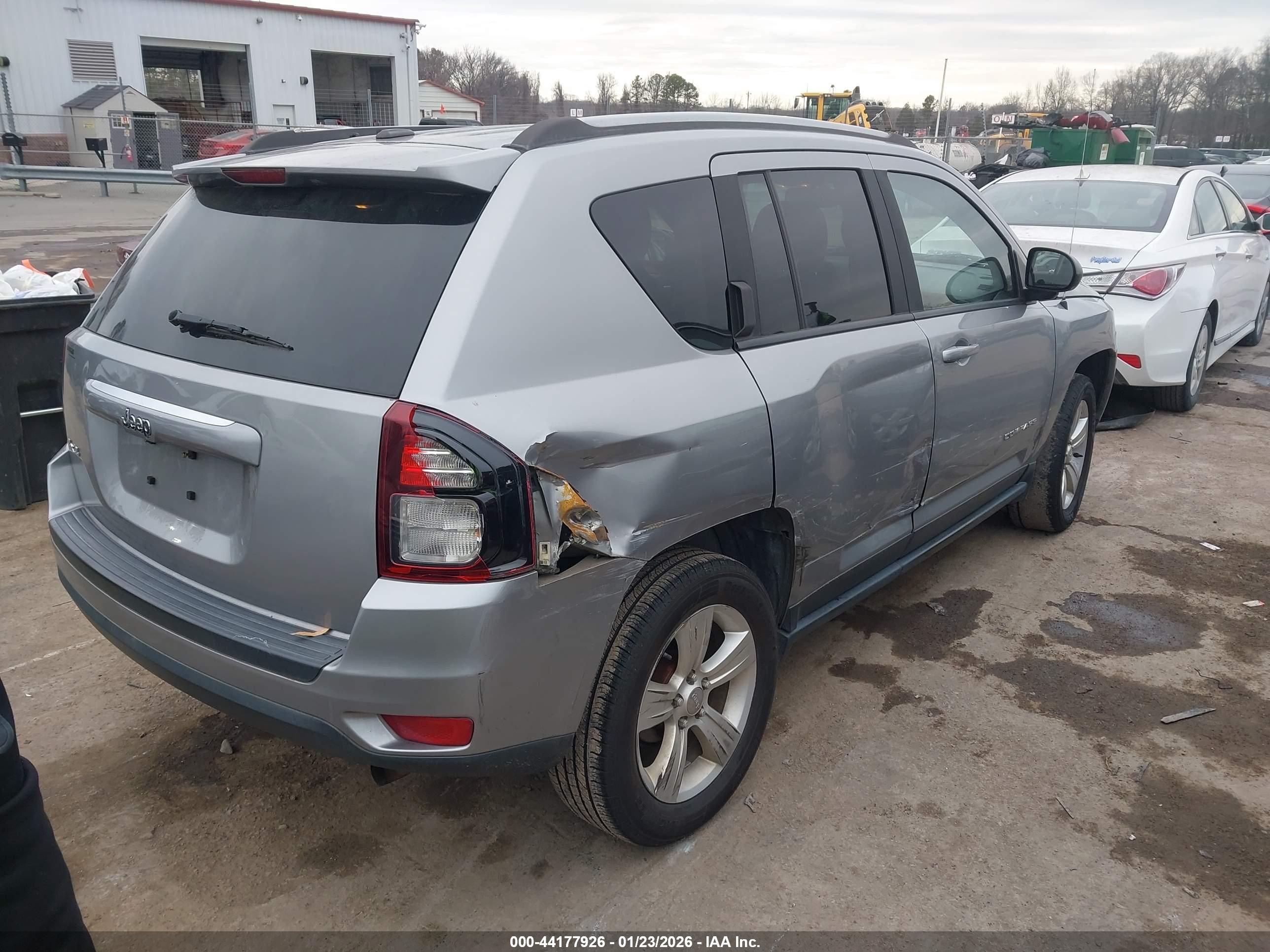 JEEP COMPASS image 4