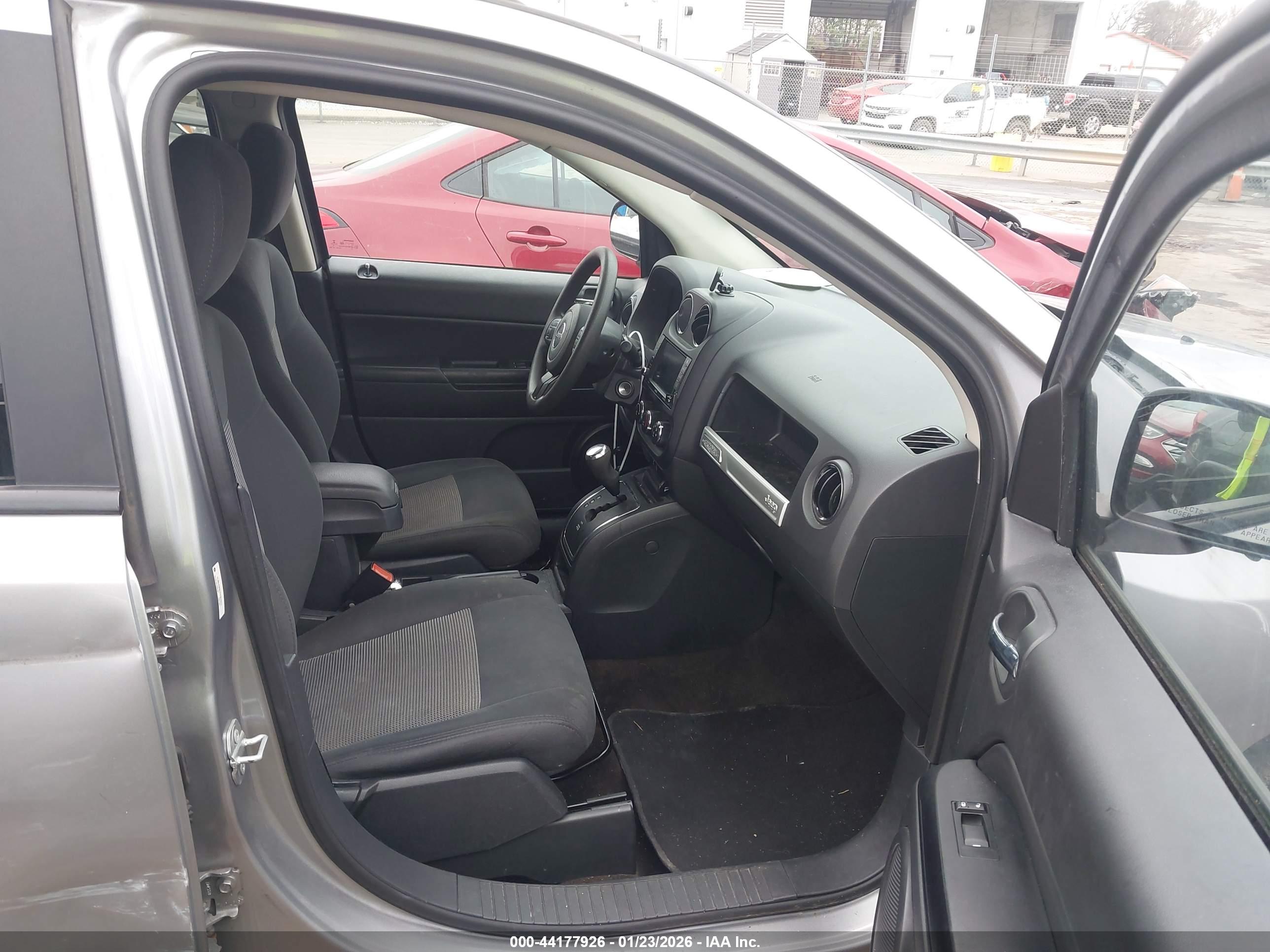 JEEP COMPASS image 5