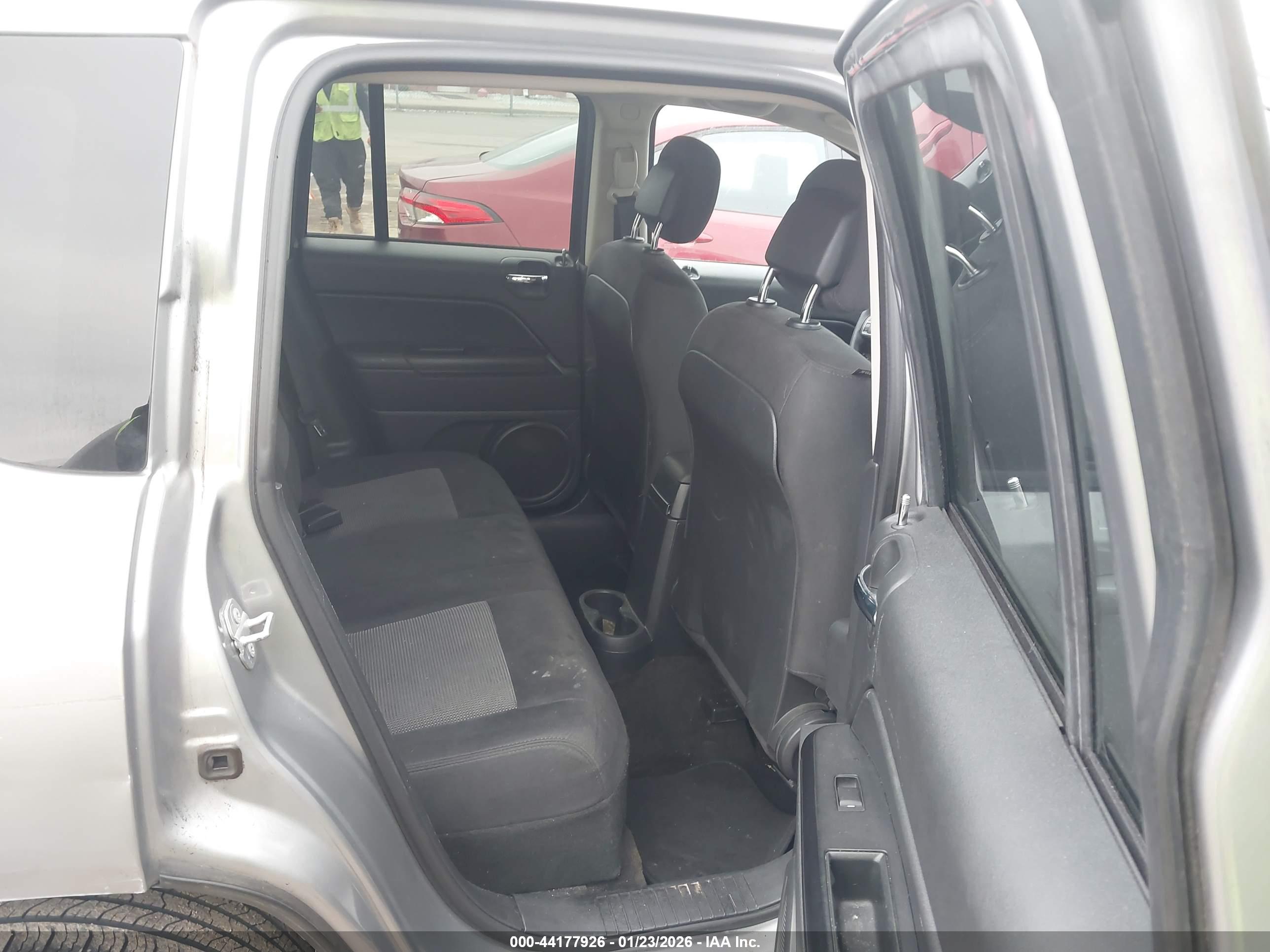 JEEP COMPASS image 8