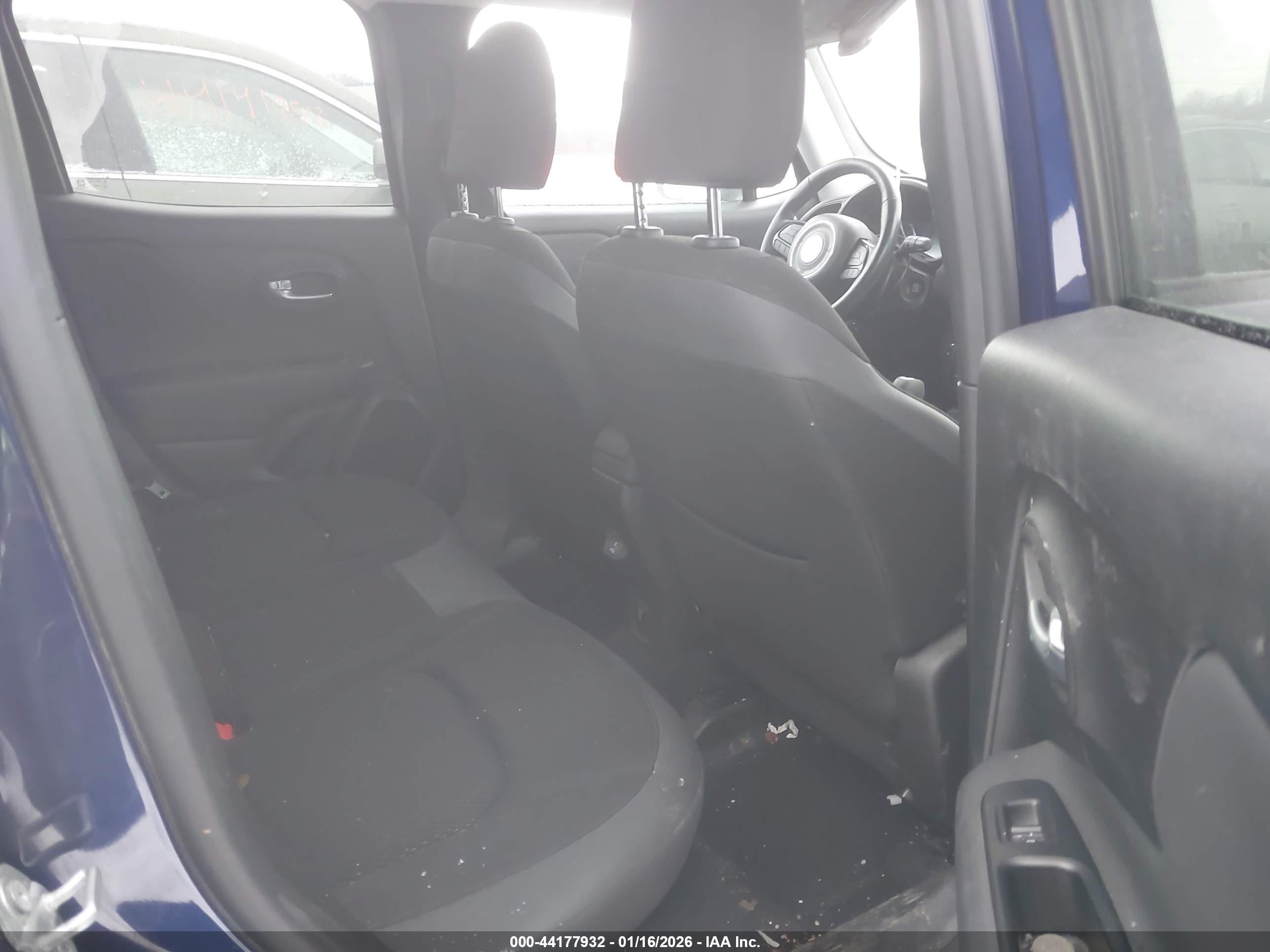 JEEP RENEGADE image 8