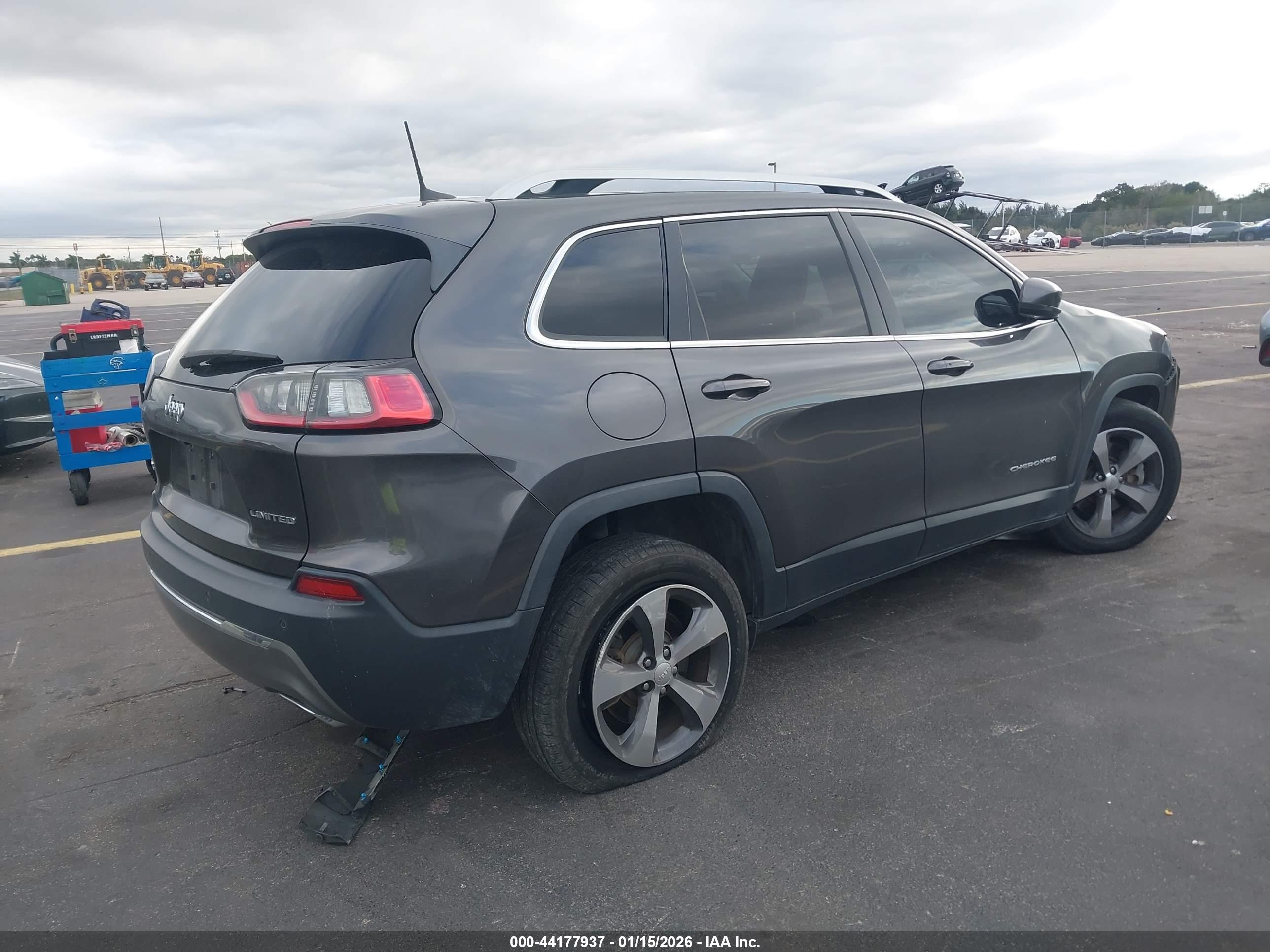 JEEP CHEROKEE image 4