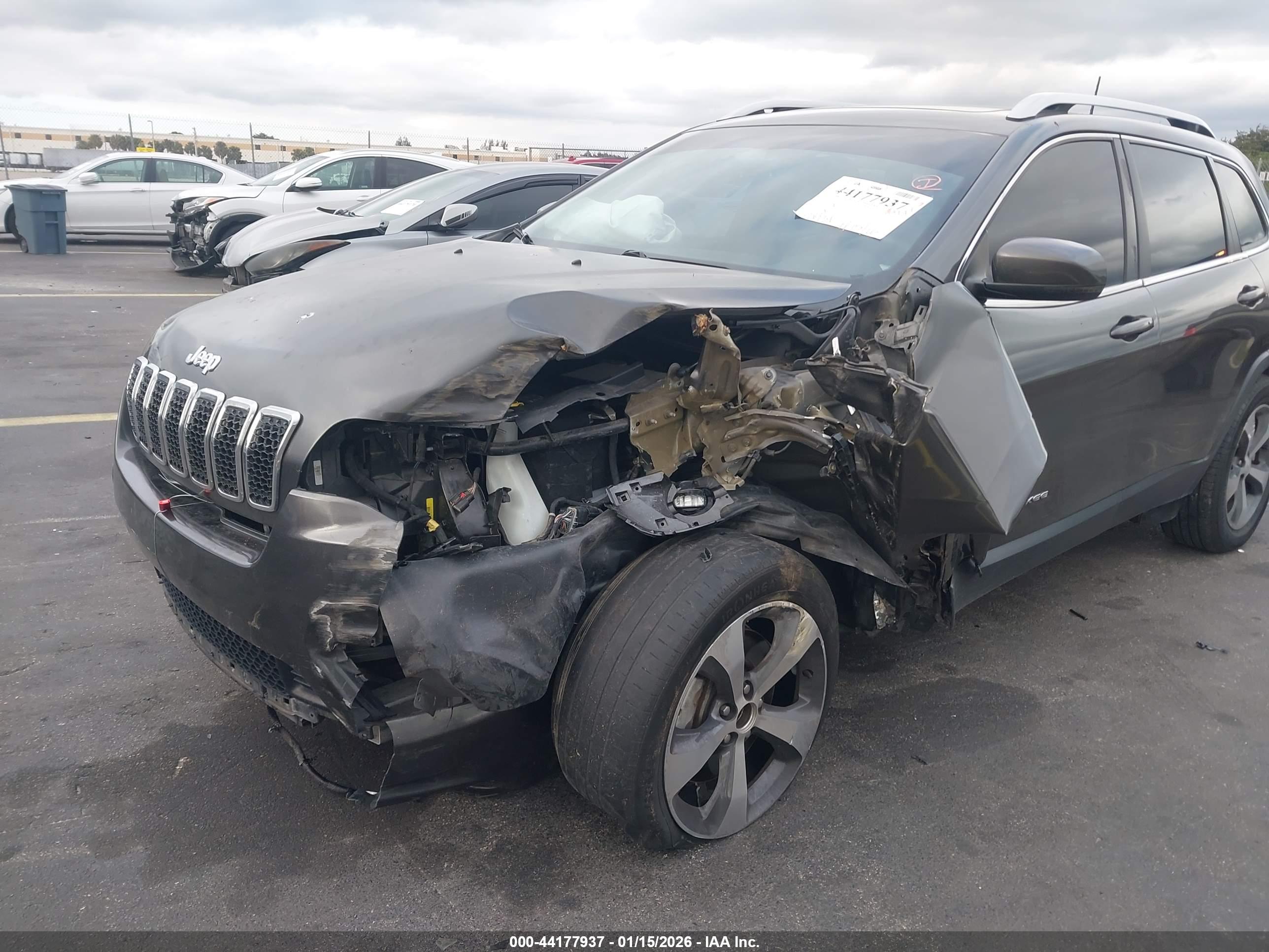 JEEP CHEROKEE image 6