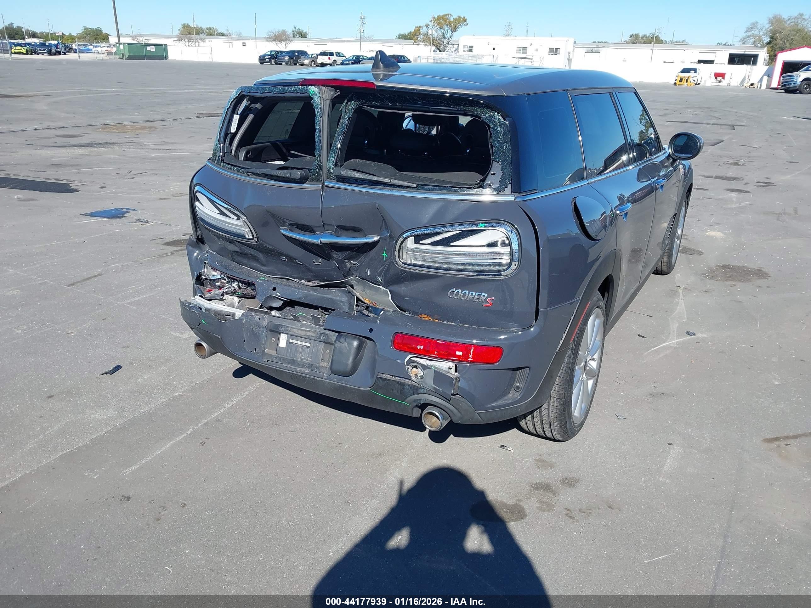 MINI CLUBMAN image 4