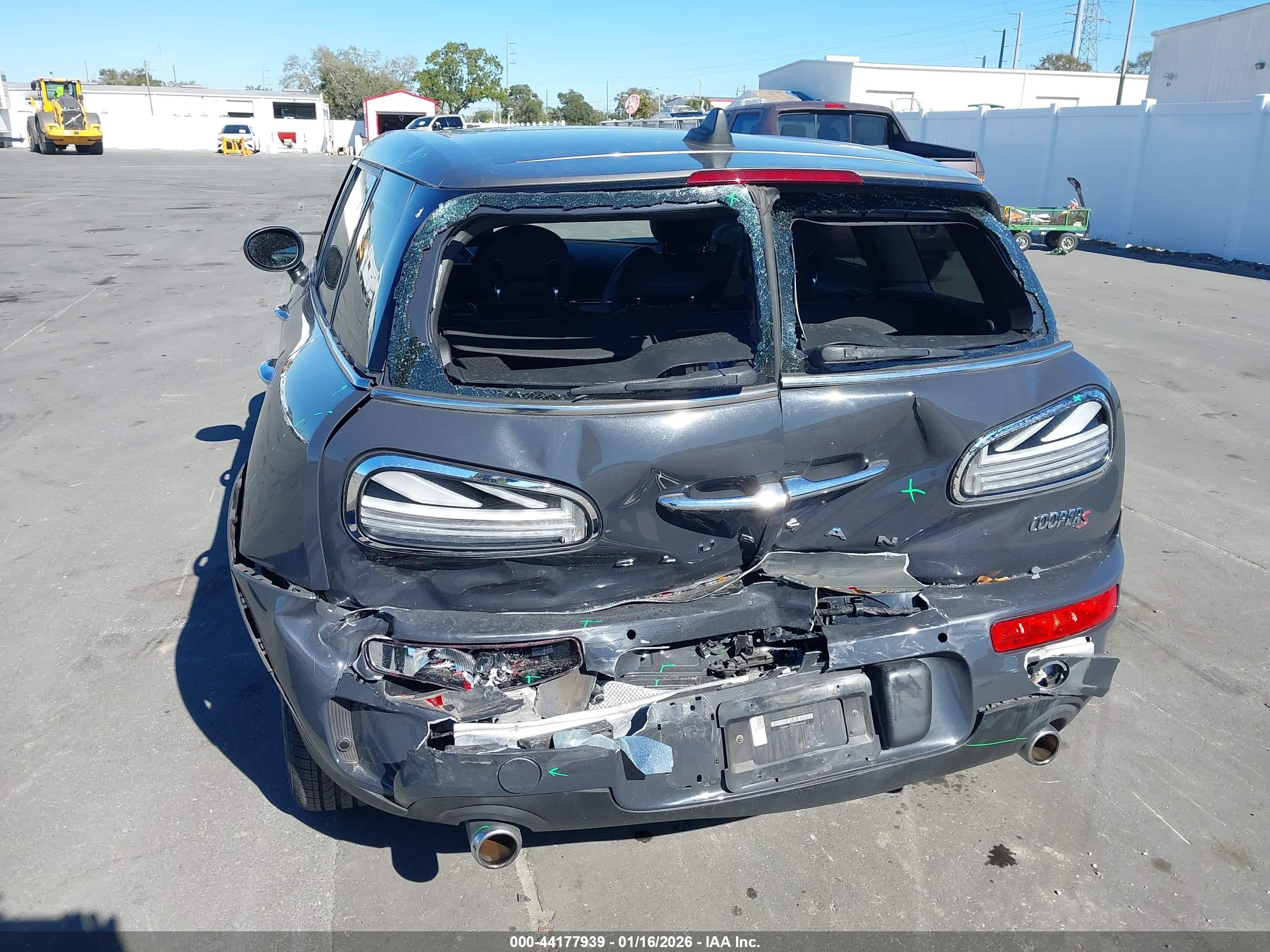 MINI CLUBMAN image 6