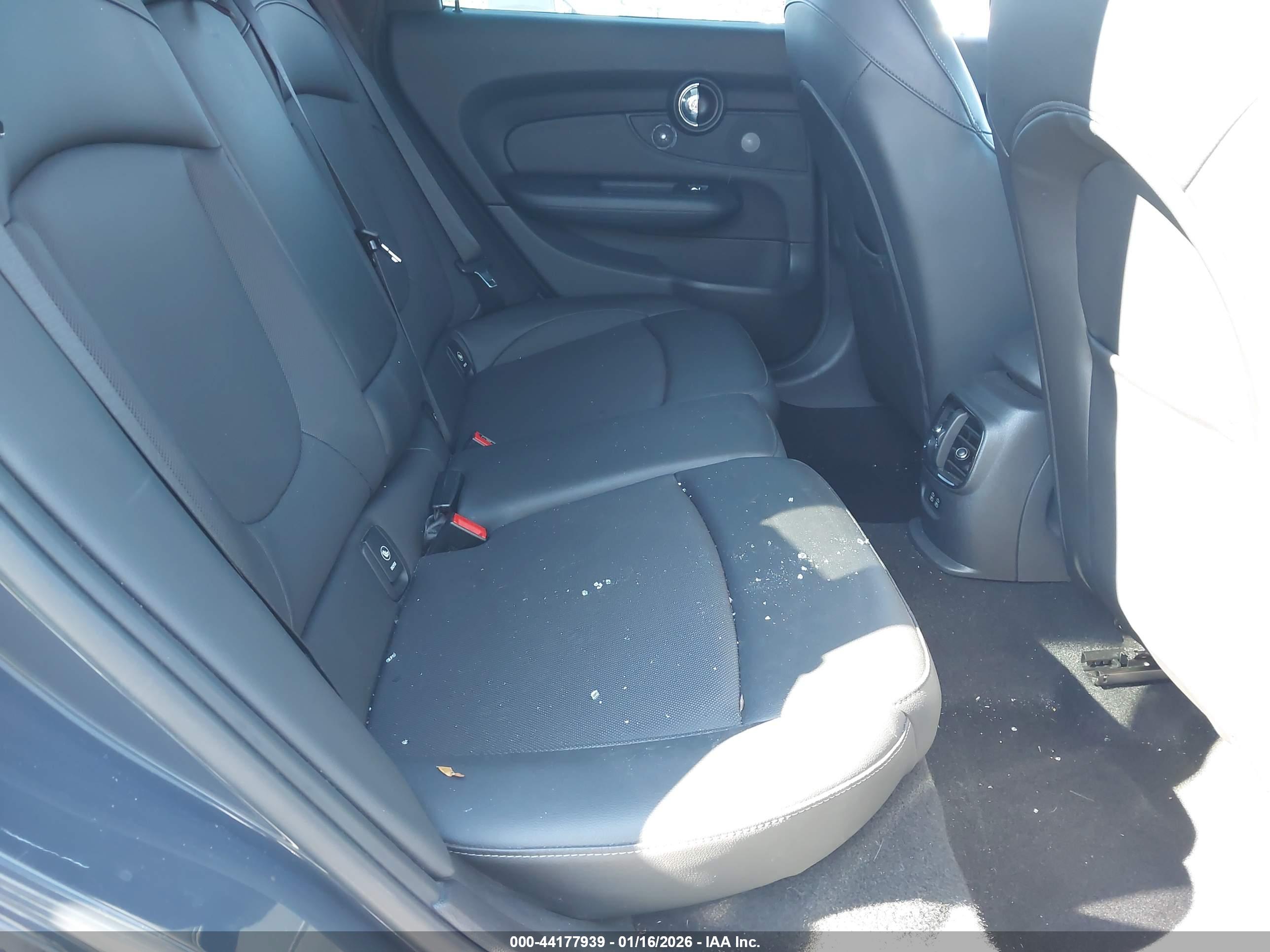 MINI CLUBMAN image 8
