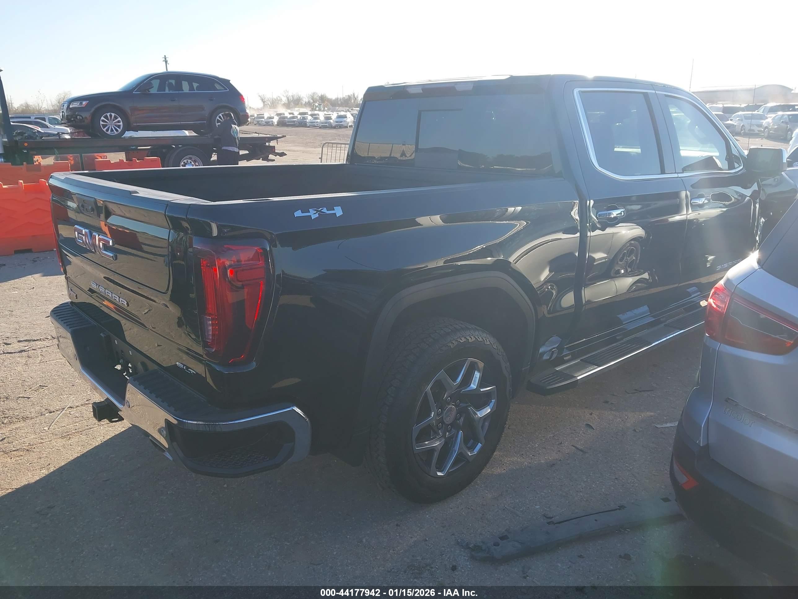 GMC SIERRA image 4