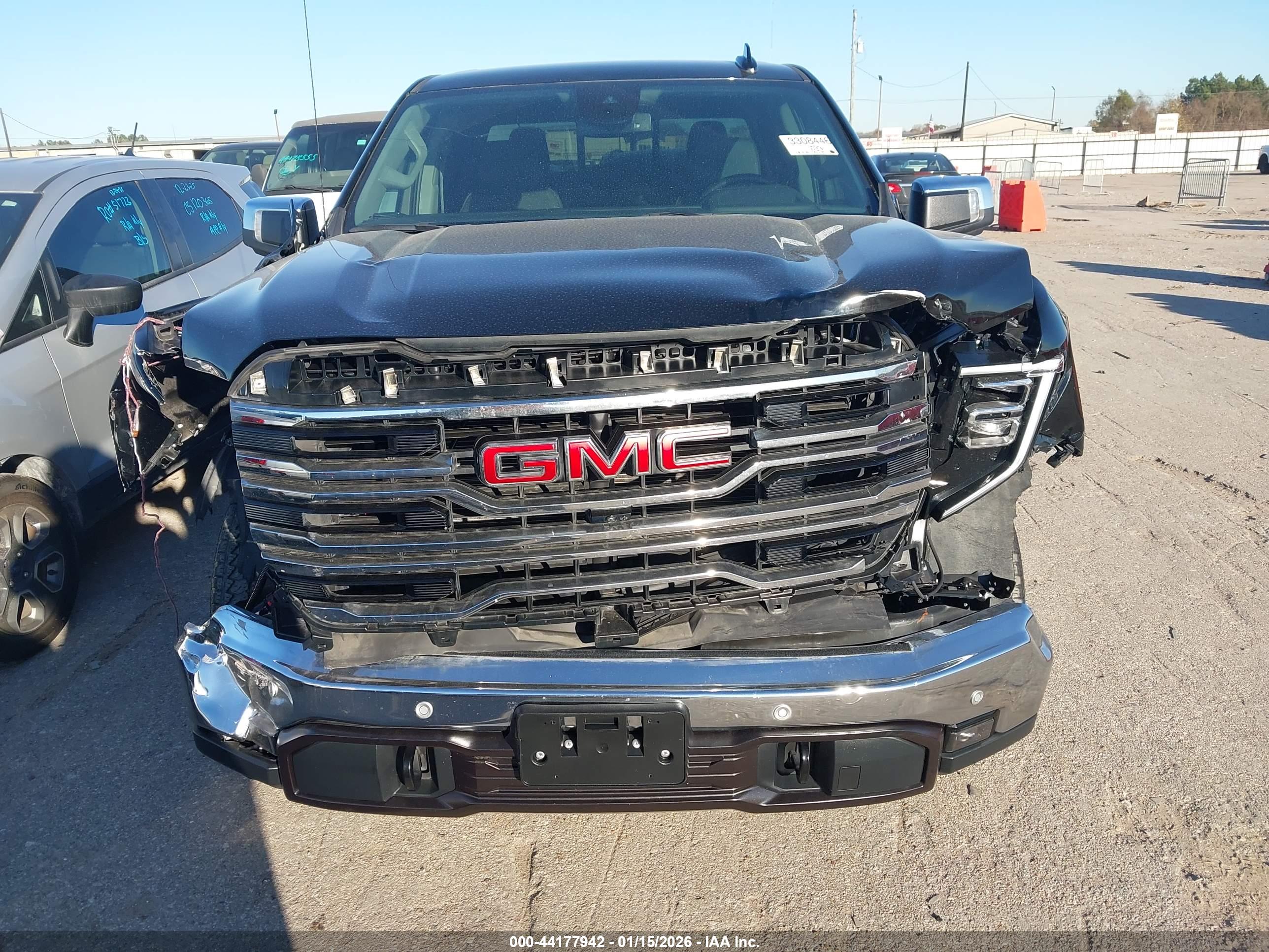 GMC SIERRA image 6