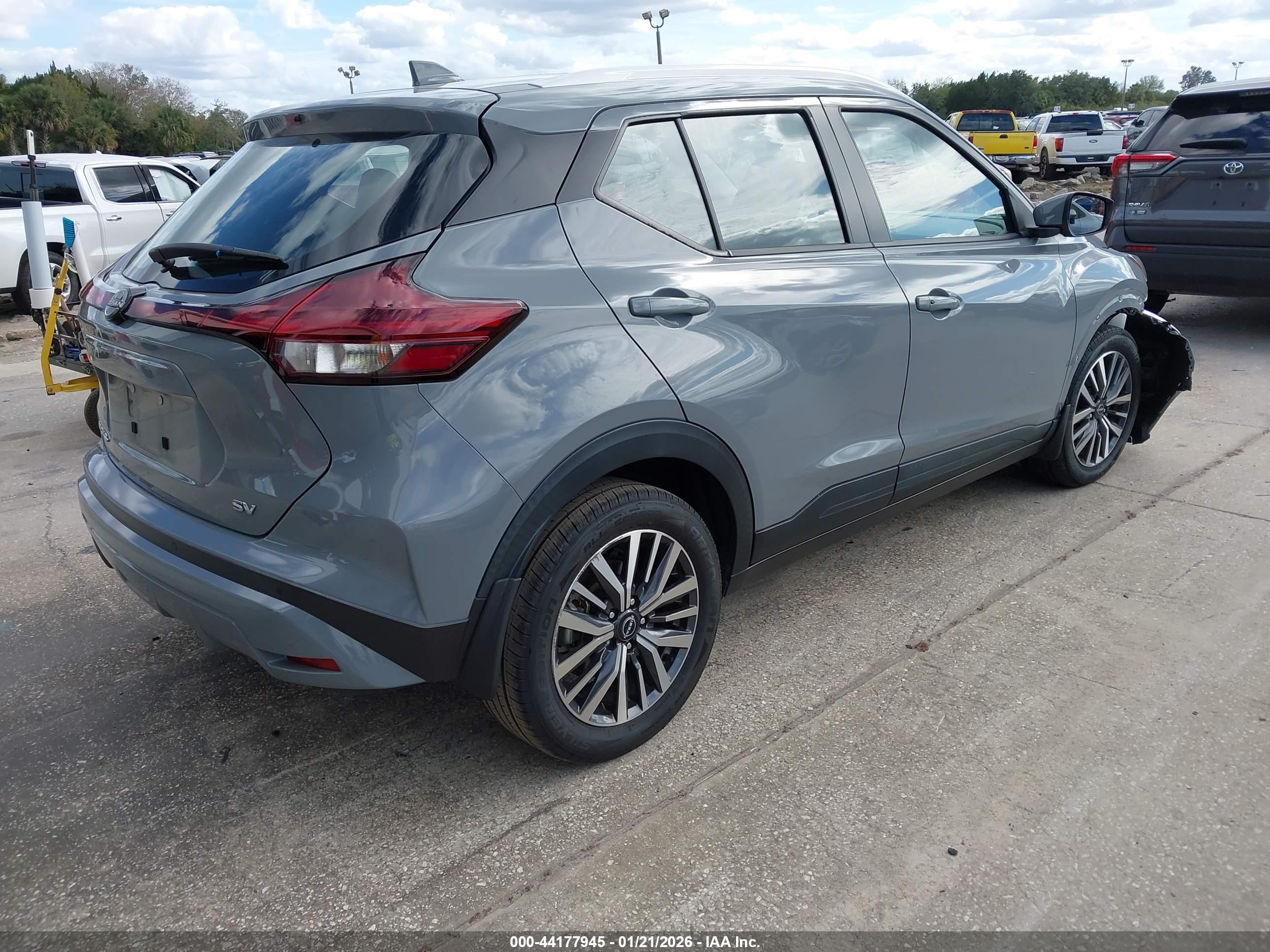 NISSAN KICKS image 4