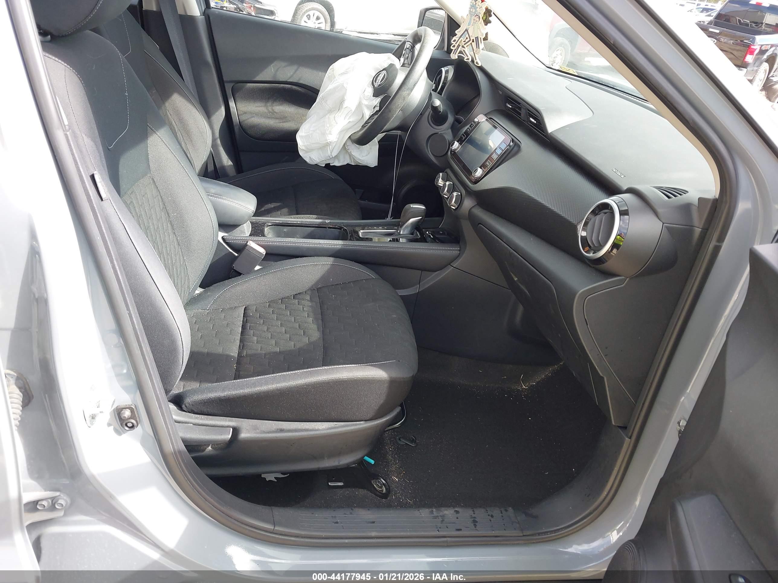 NISSAN KICKS image 5