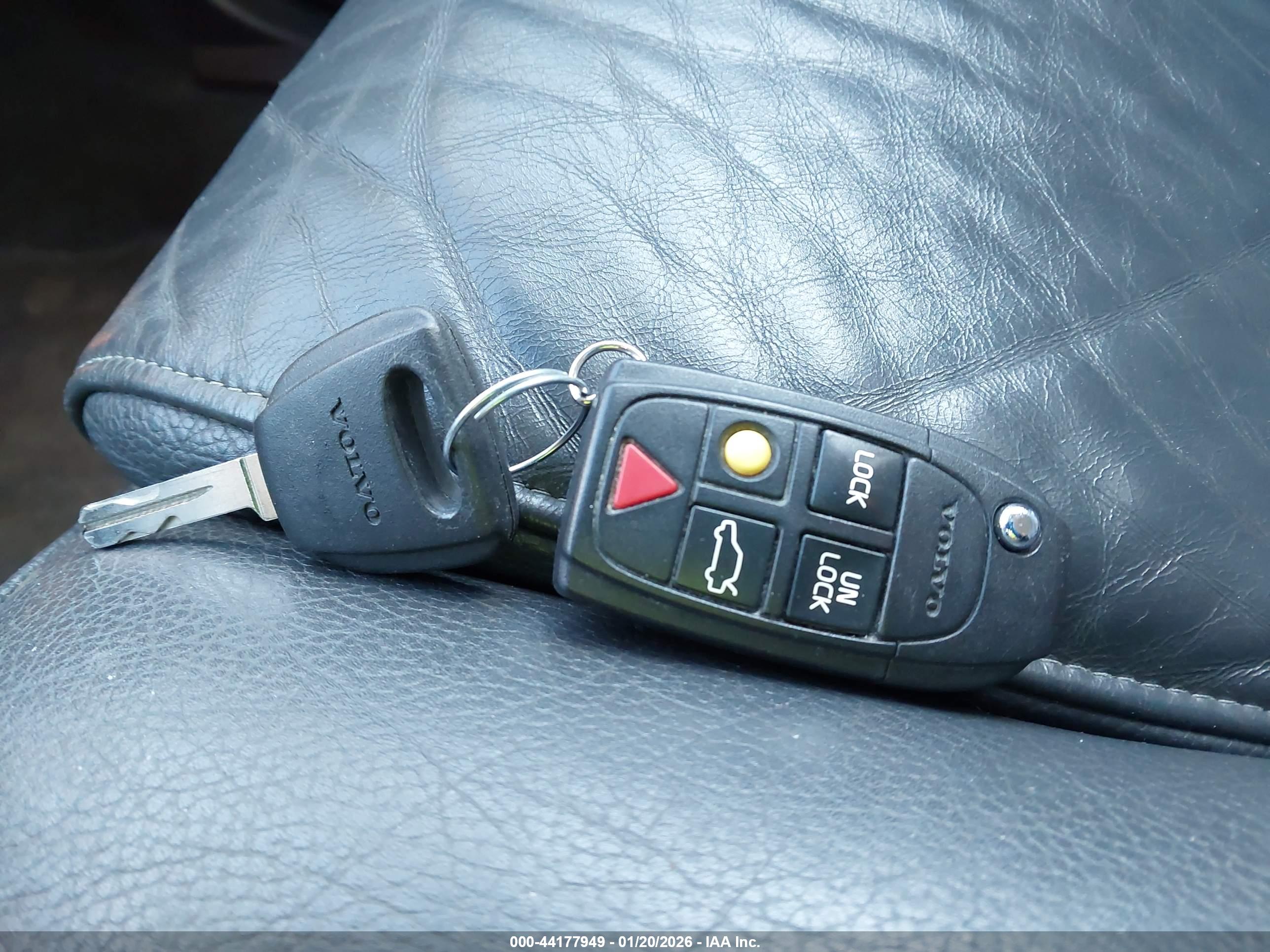 VOLVO XC90 image 11