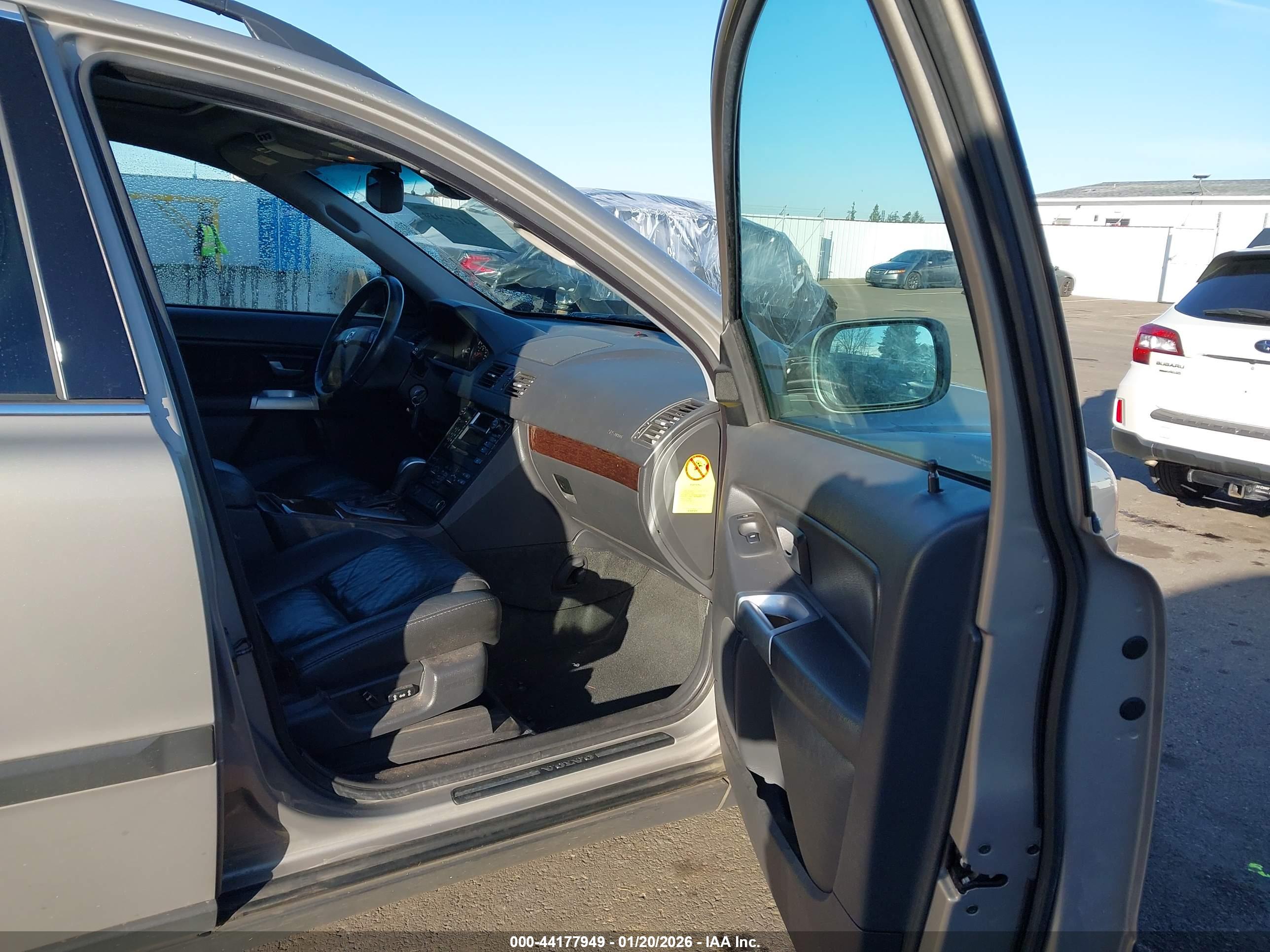 VOLVO XC90 image 5
