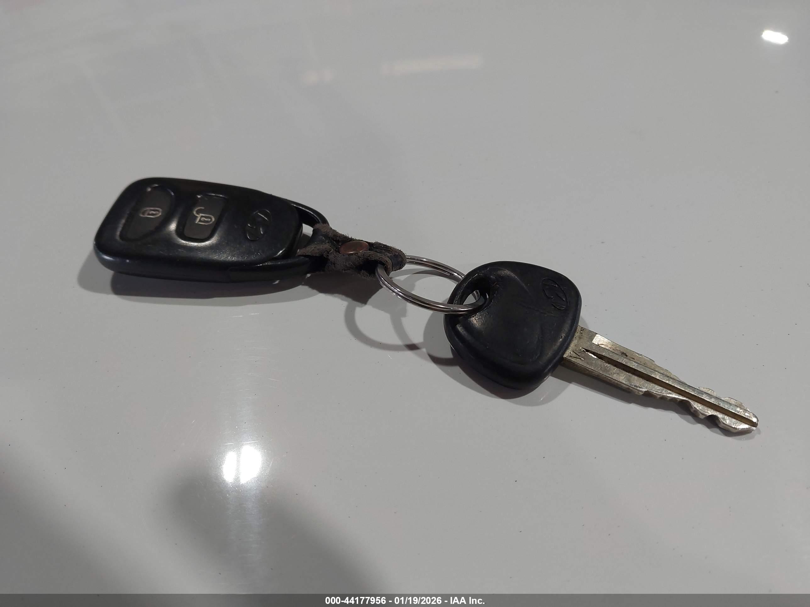 HYUNDAI ACCENT image 11