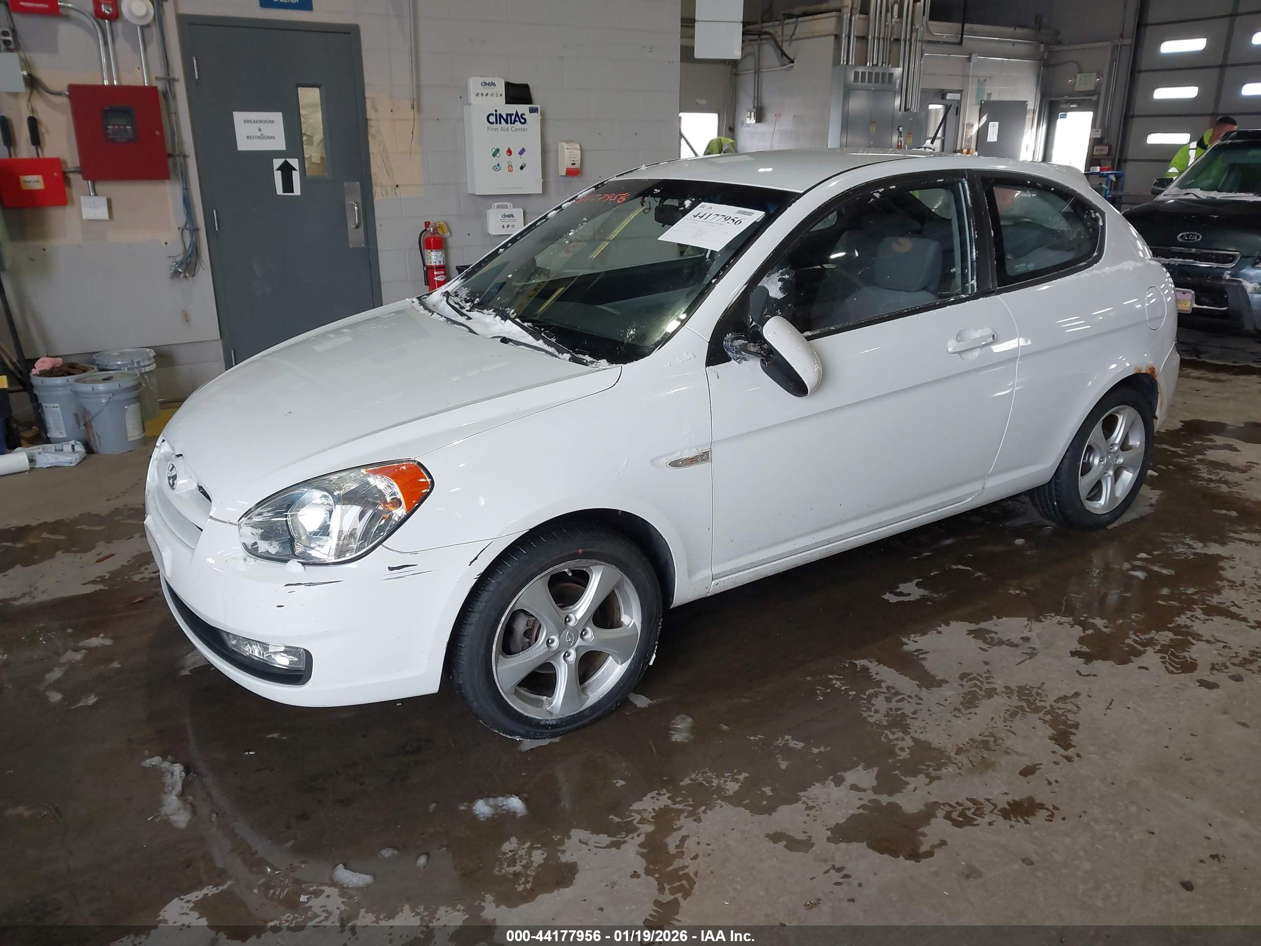 HYUNDAI ACCENT image 2