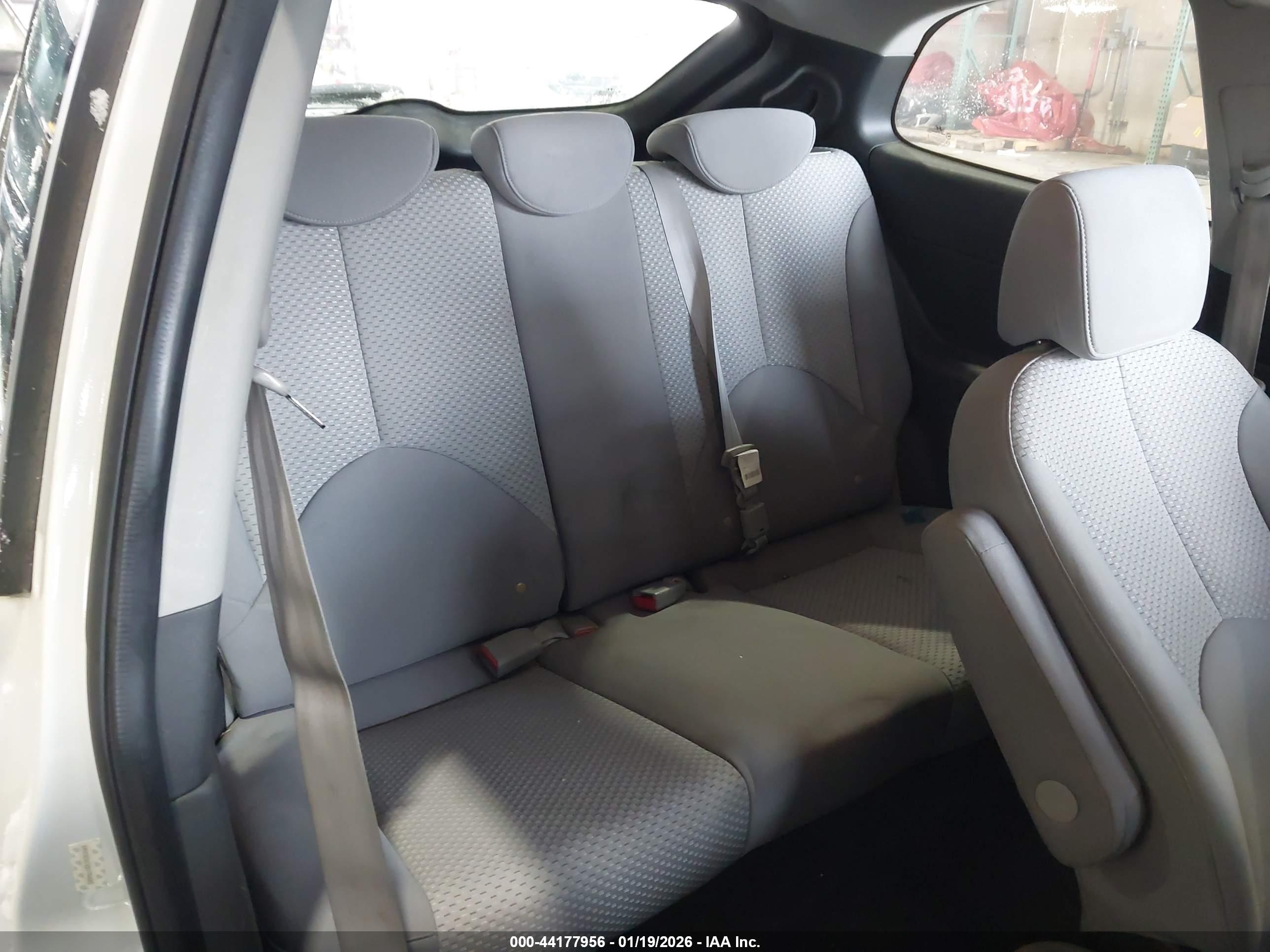 HYUNDAI ACCENT image 8