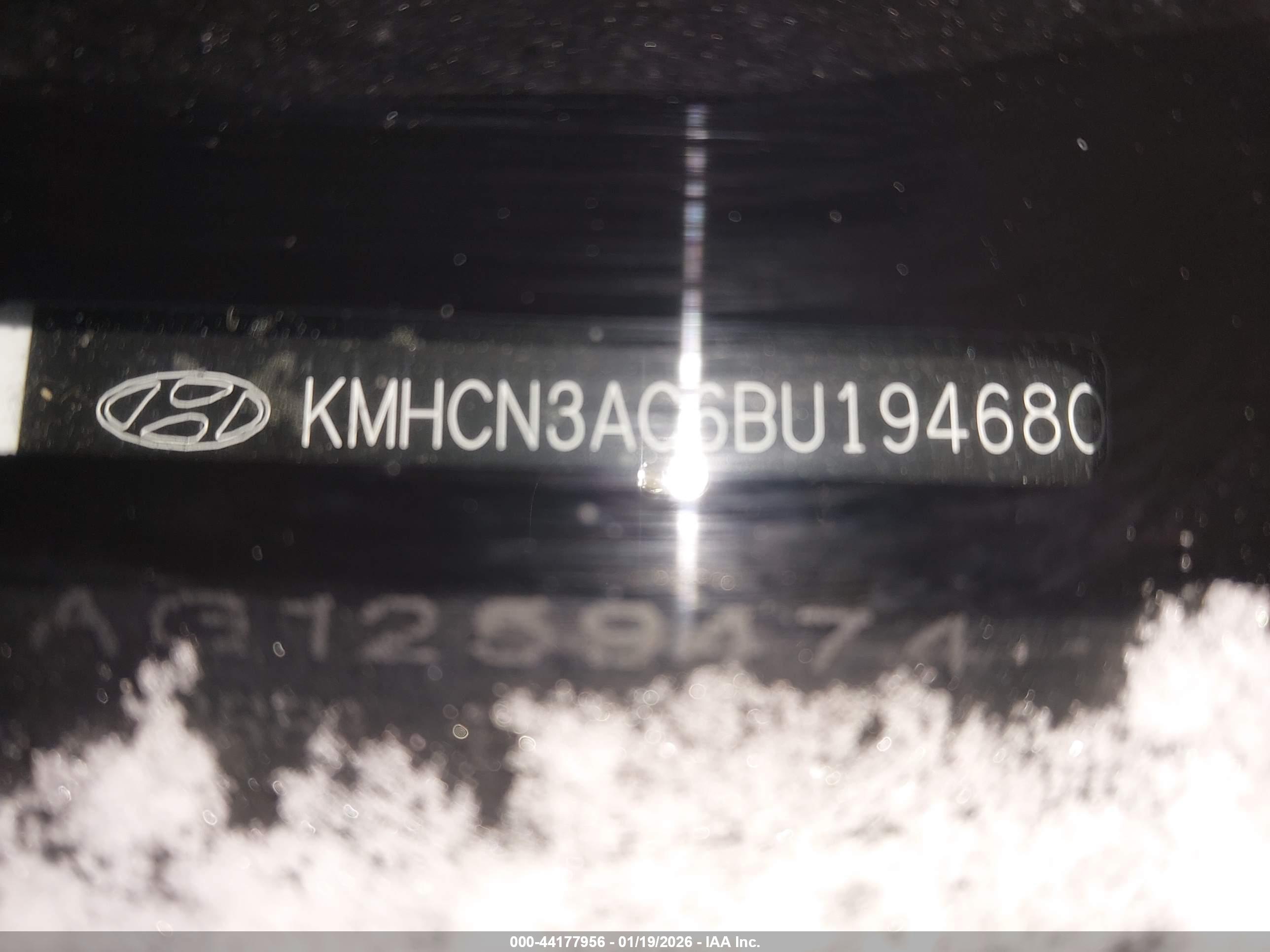 HYUNDAI ACCENT image 9