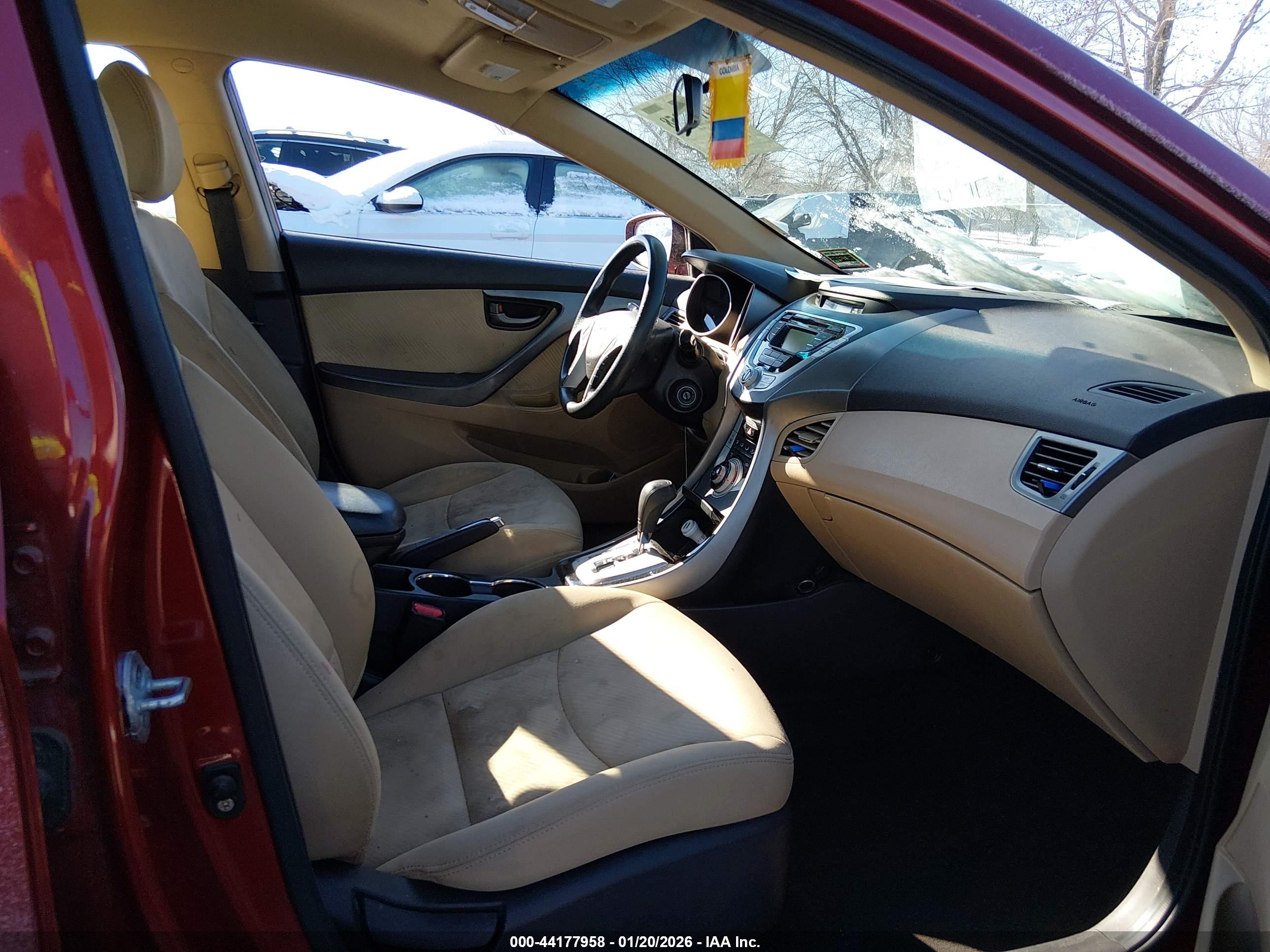 HYUNDAI ELANTRA image 5