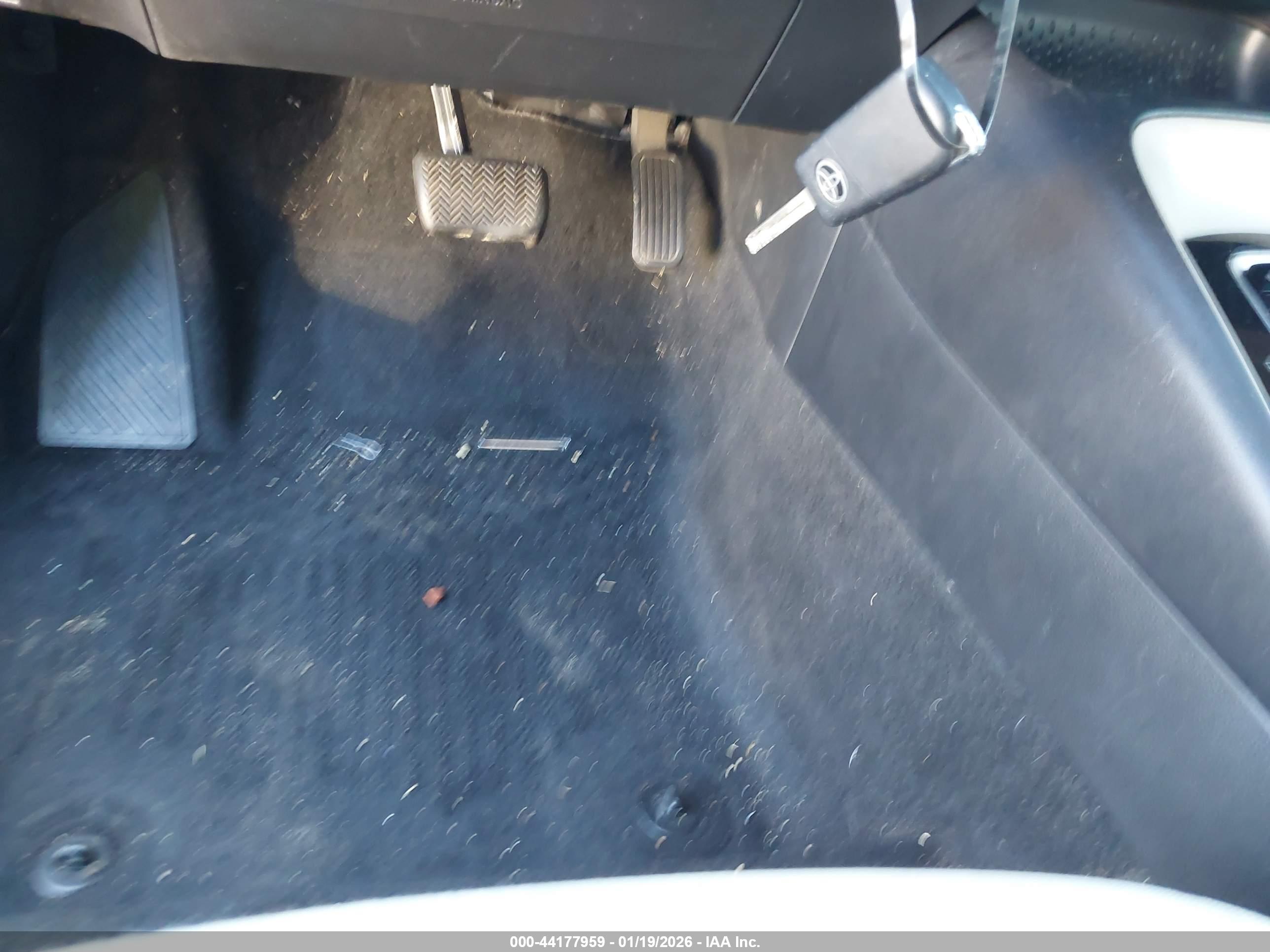 TOYOTA COROLLA image 11