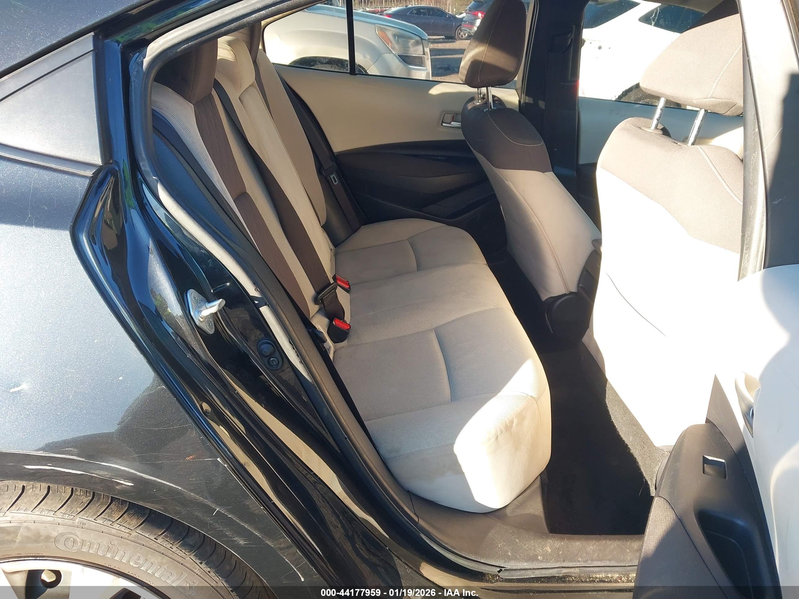 TOYOTA COROLLA image 8