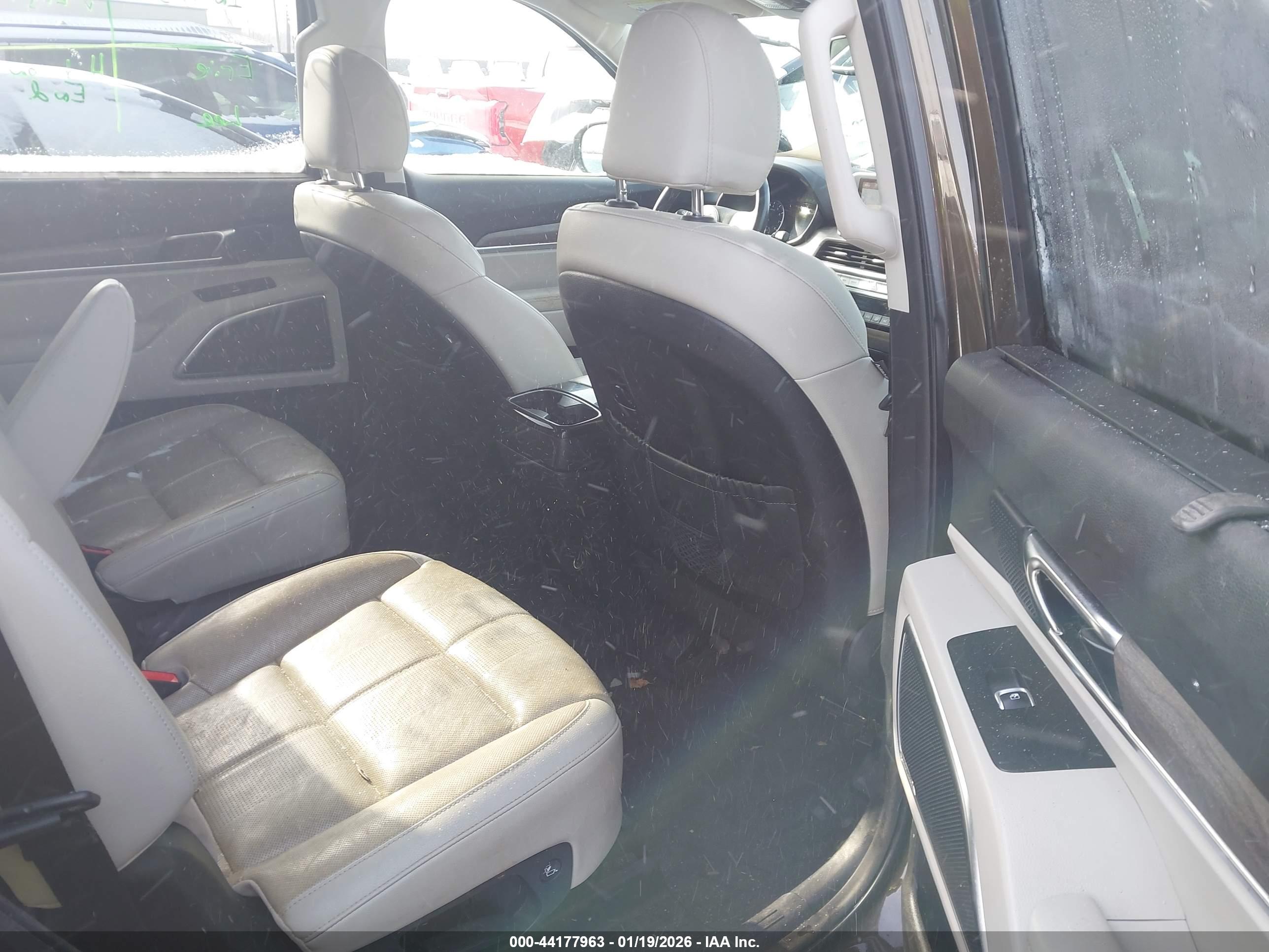 KIA TELLURIDE image 8