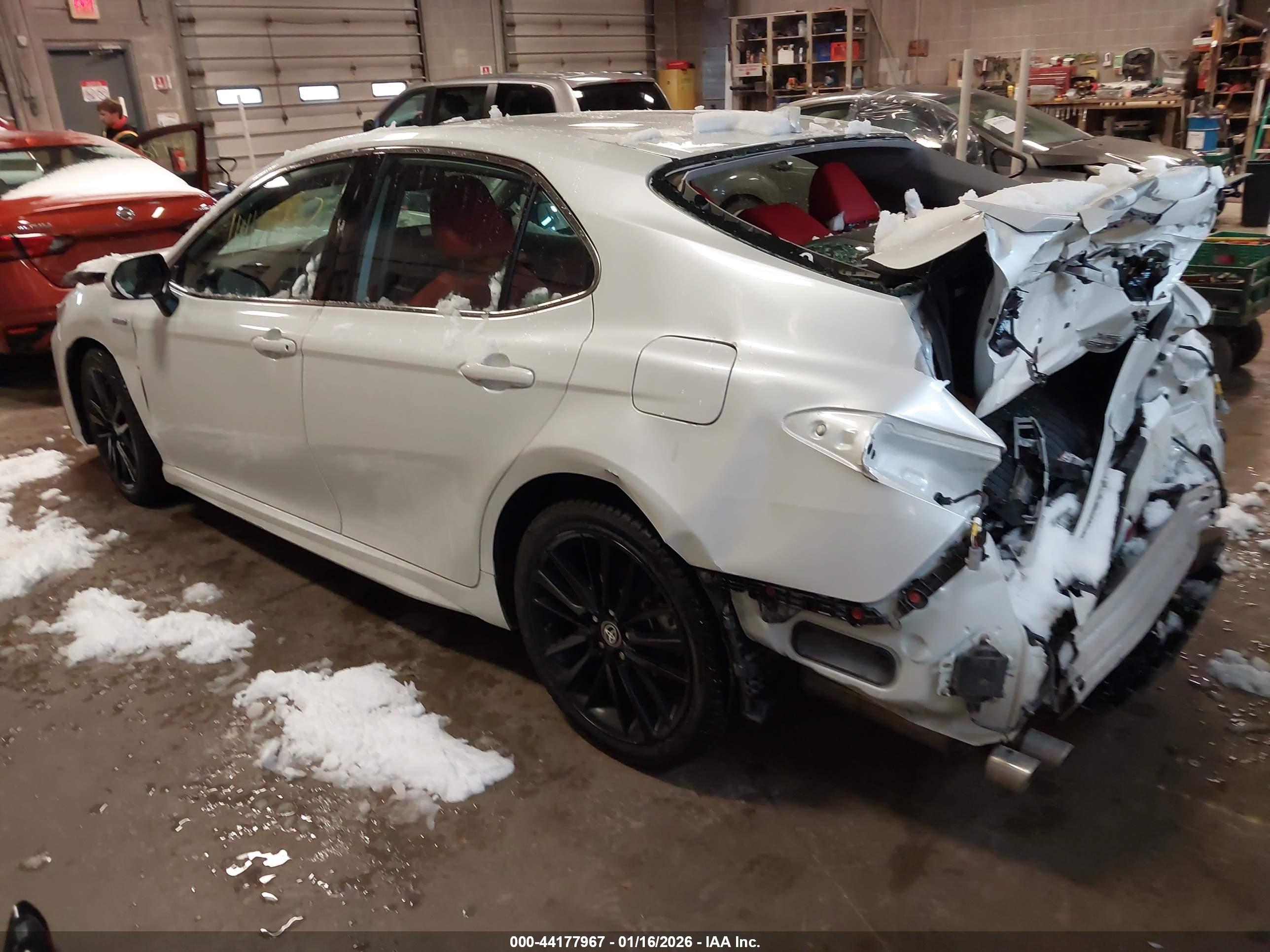 TOYOTA CAMRY image 3
