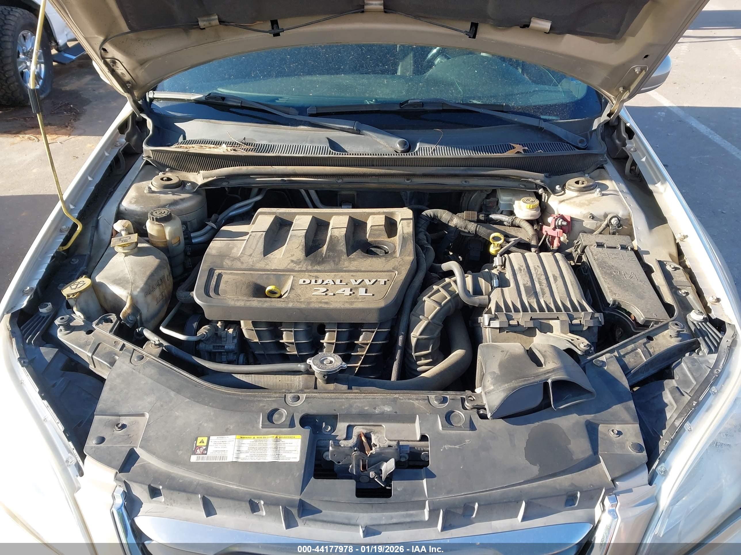 CHRYSLER 200 image 10