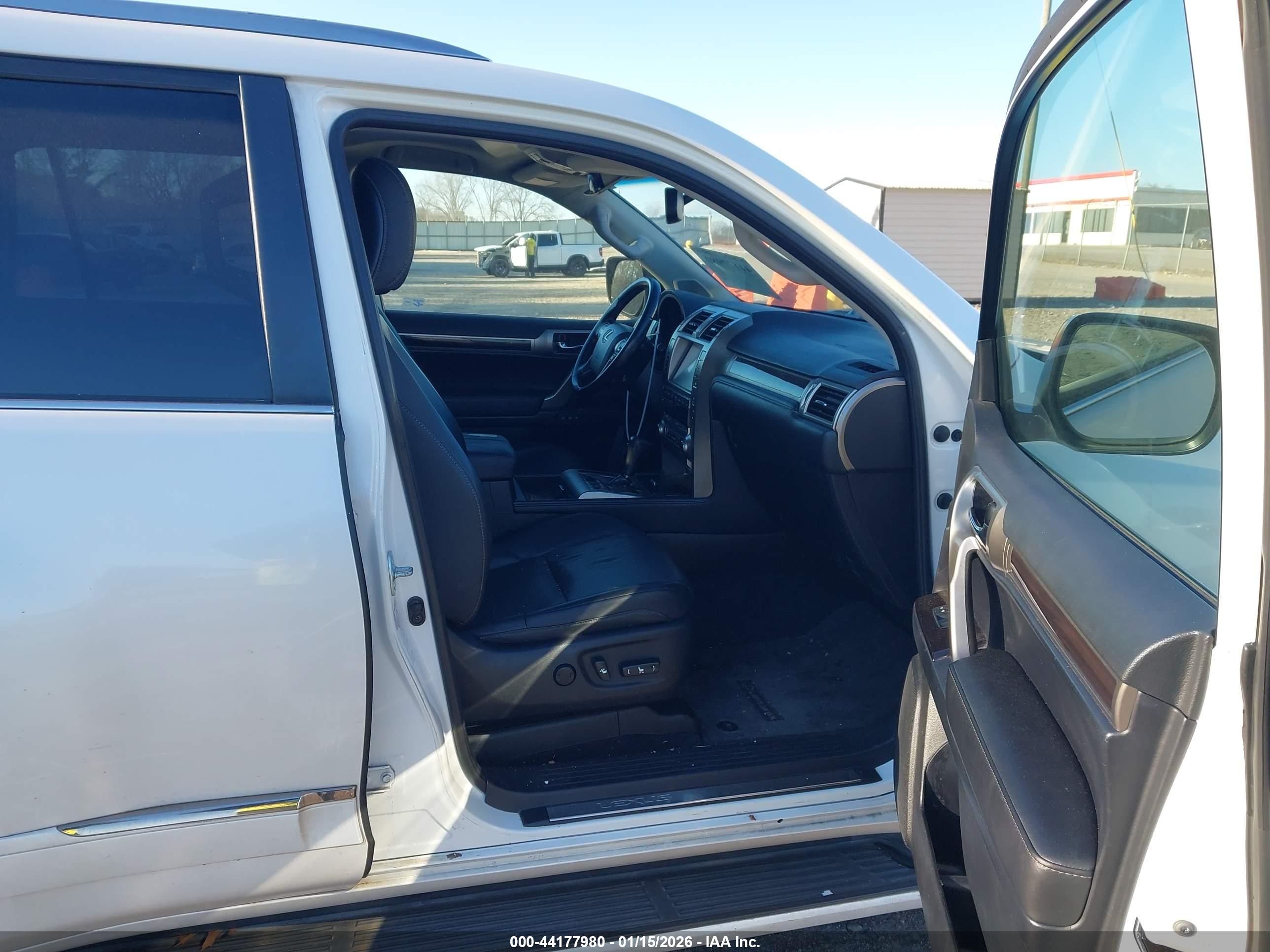 LEXUS GX image 5