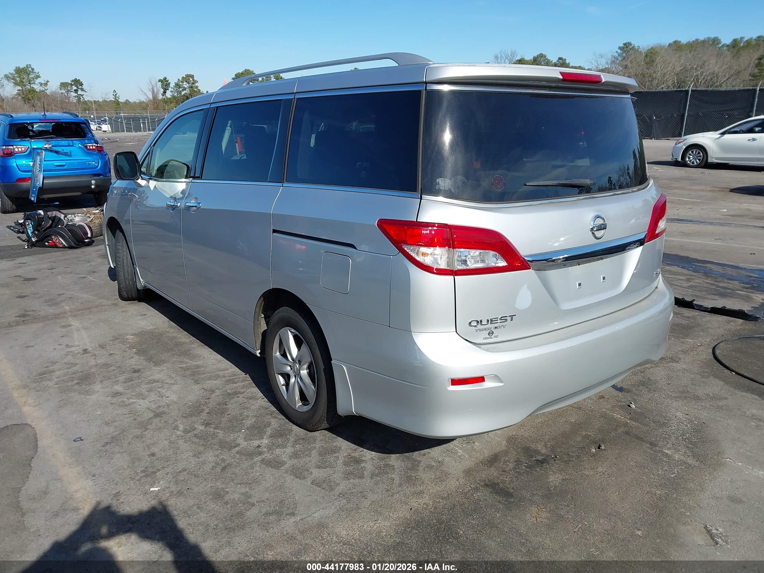 NISSAN QUEST image 3