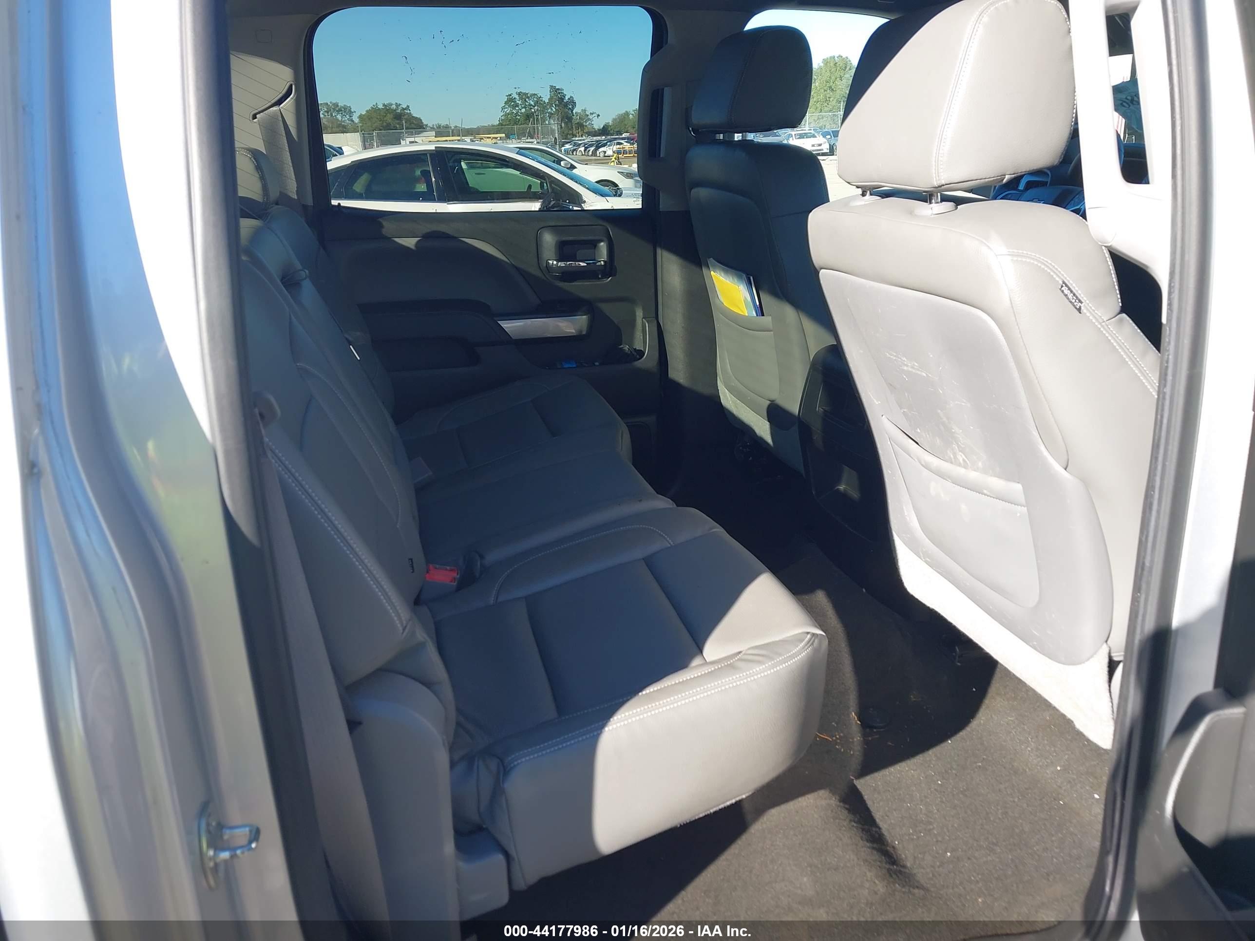 CHEVROLET SILVERADO image 8