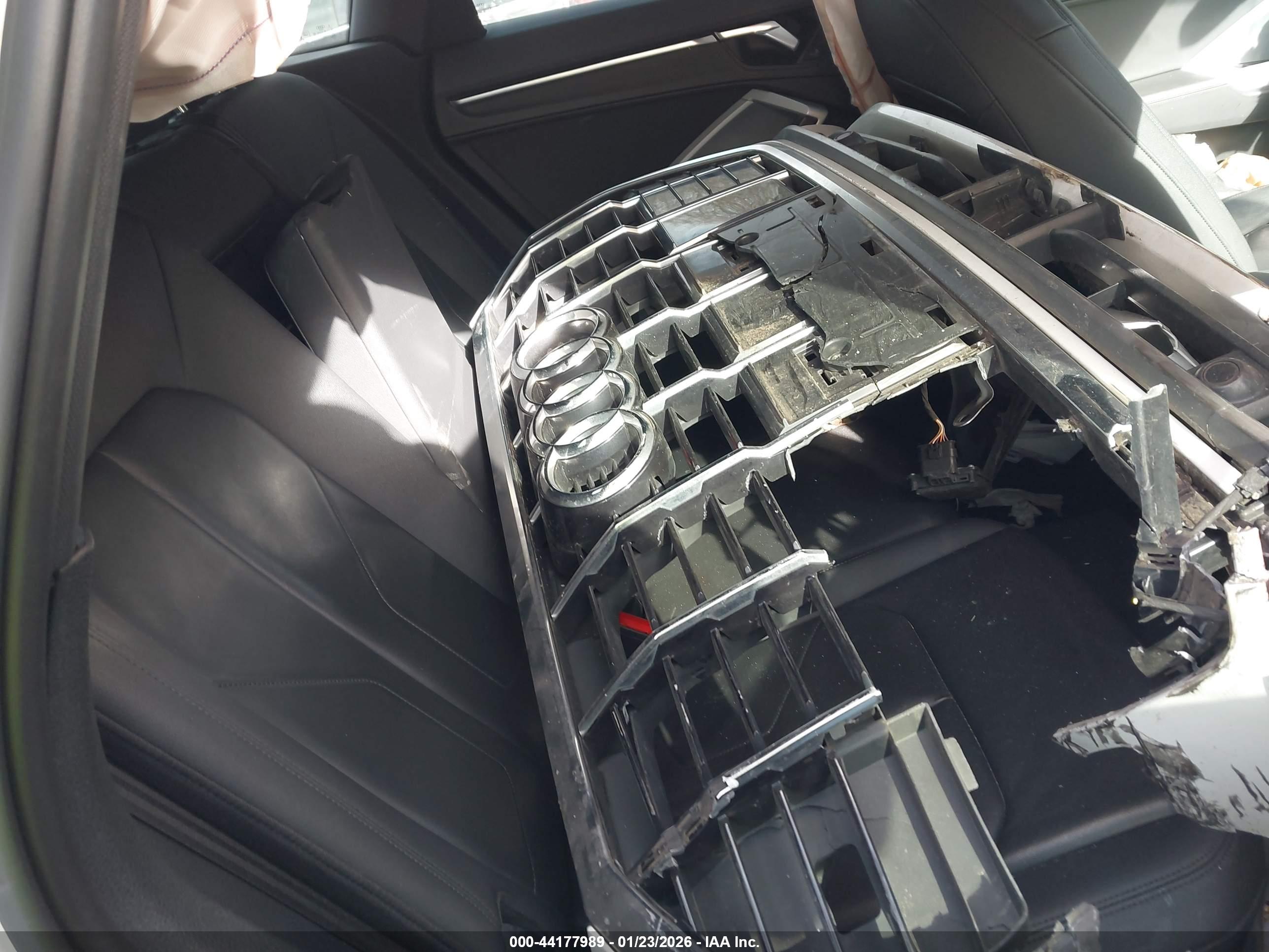 AUDI Q3 image 8
