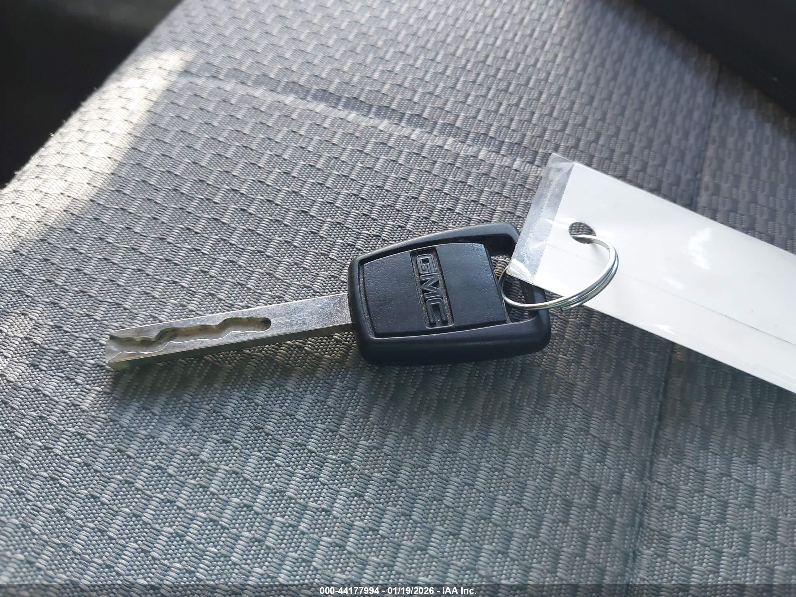 GMC SIERRA image 11
