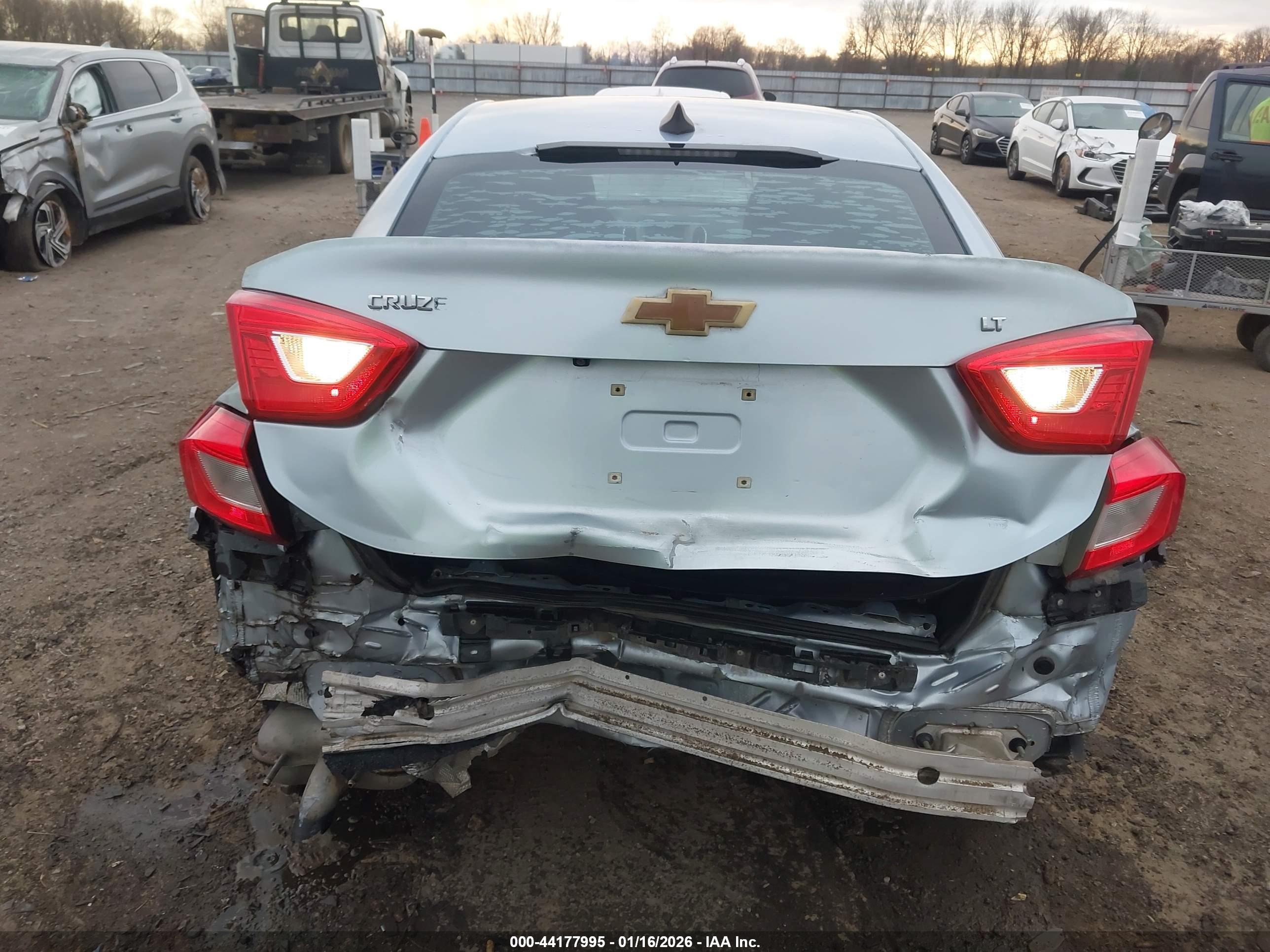 CHEVROLET CRUZE image 6
