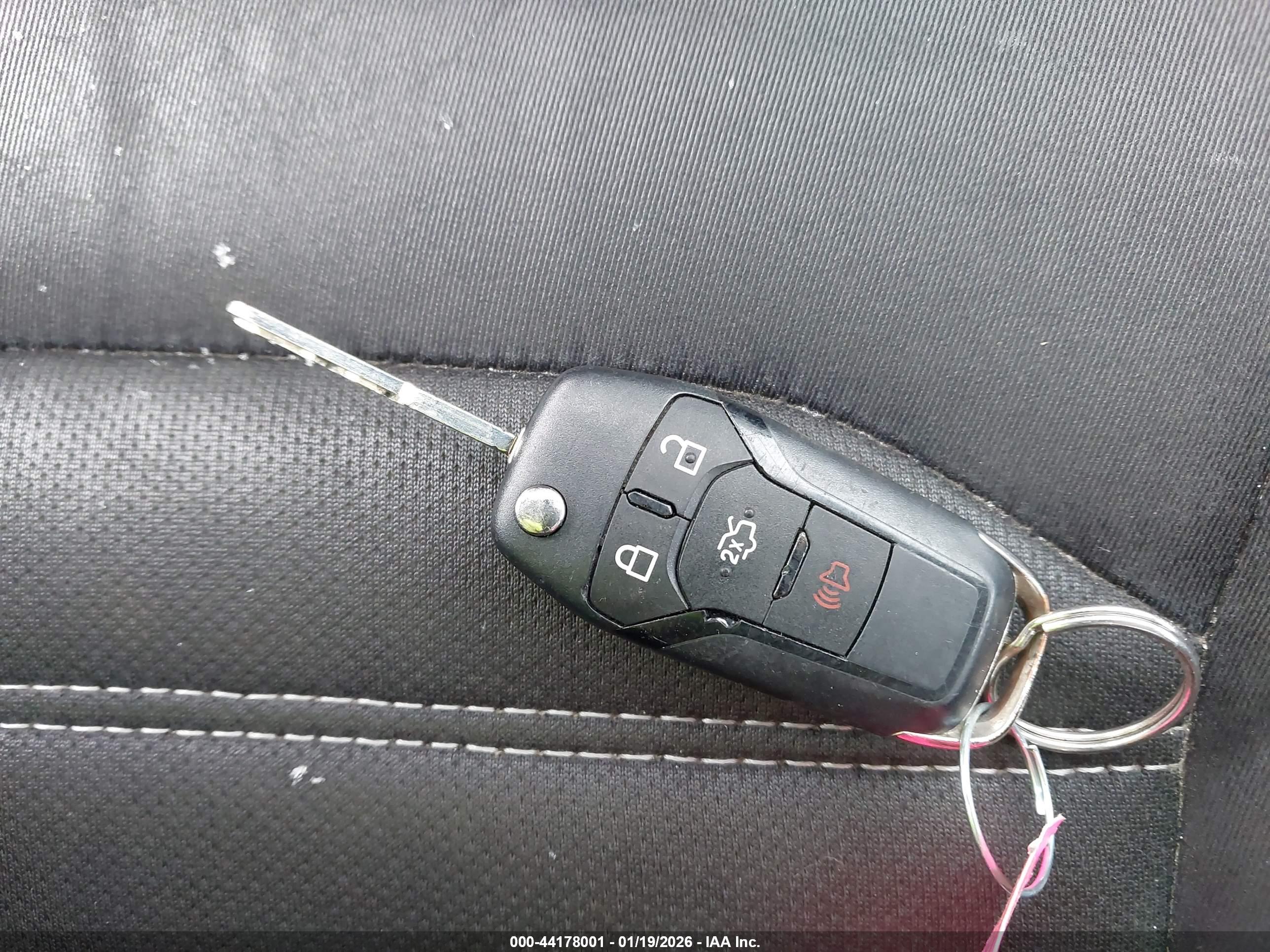 FORD FUSION image 11