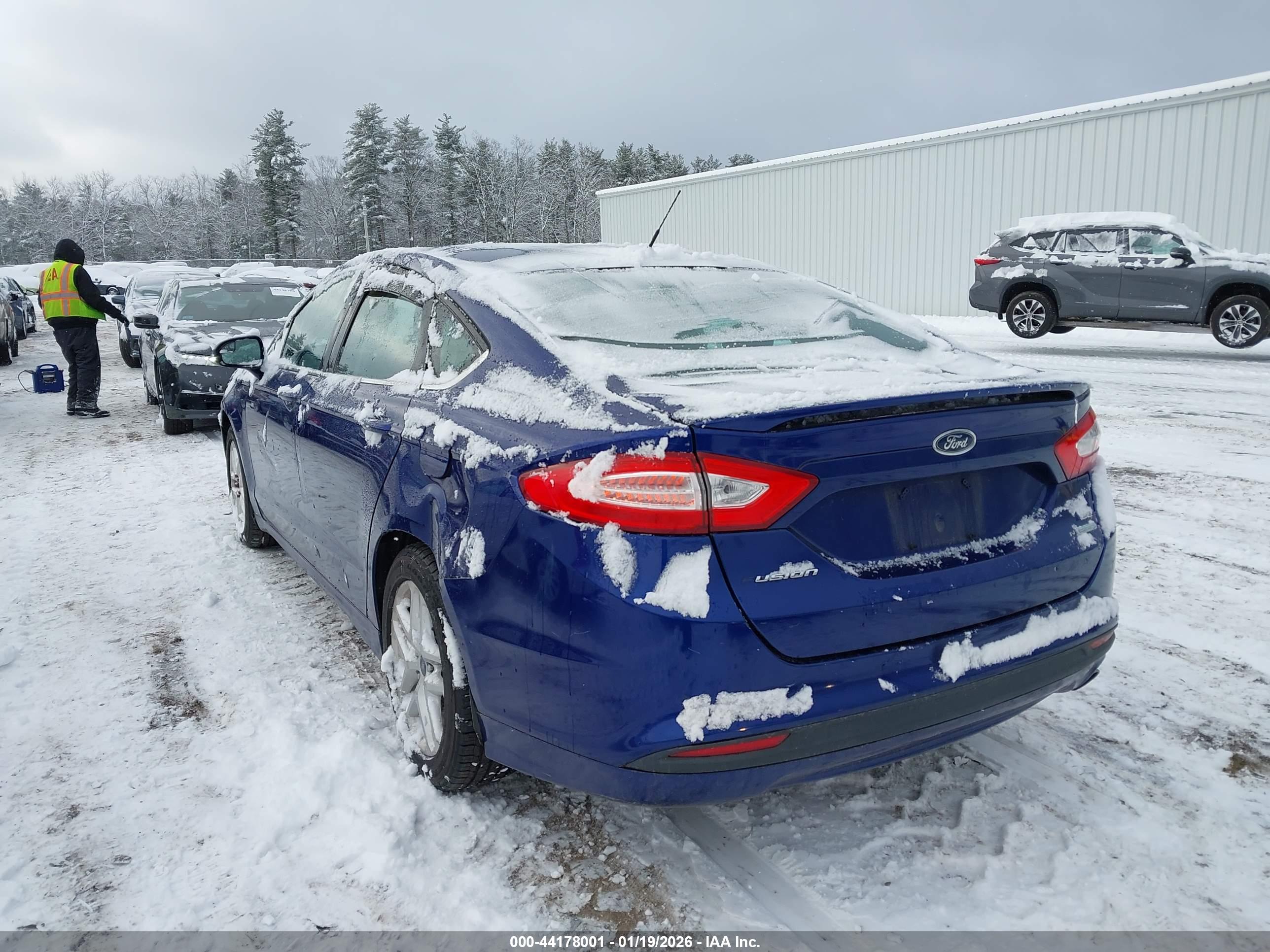 FORD FUSION image 3