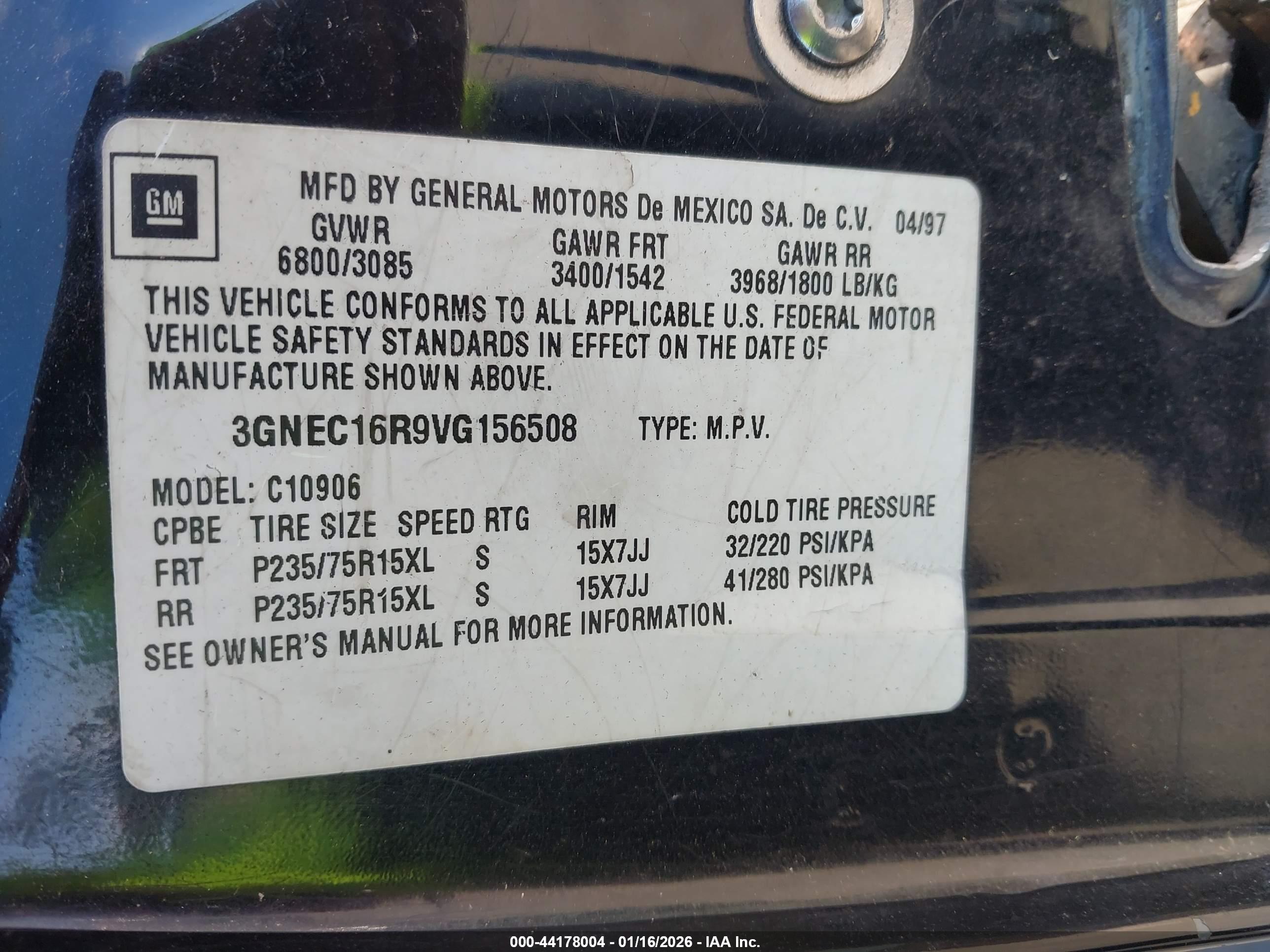 CHEVROLET SUBURBAN image 9