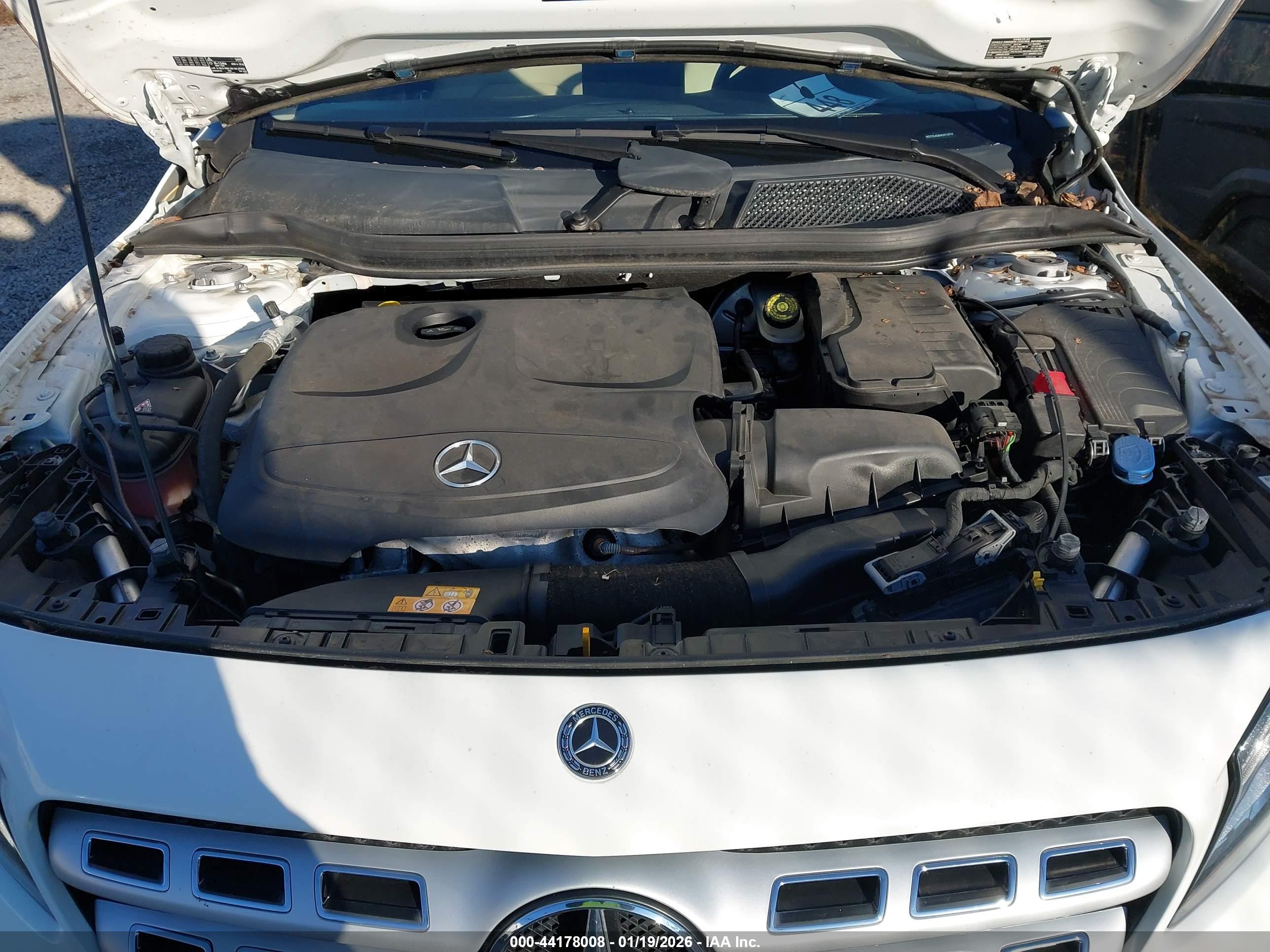 MERCEDES-BENZ GLA image 10
