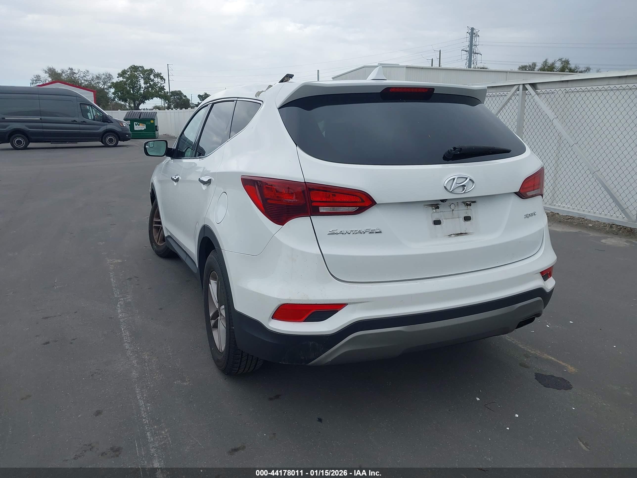 HYUNDAI SANTA image 3