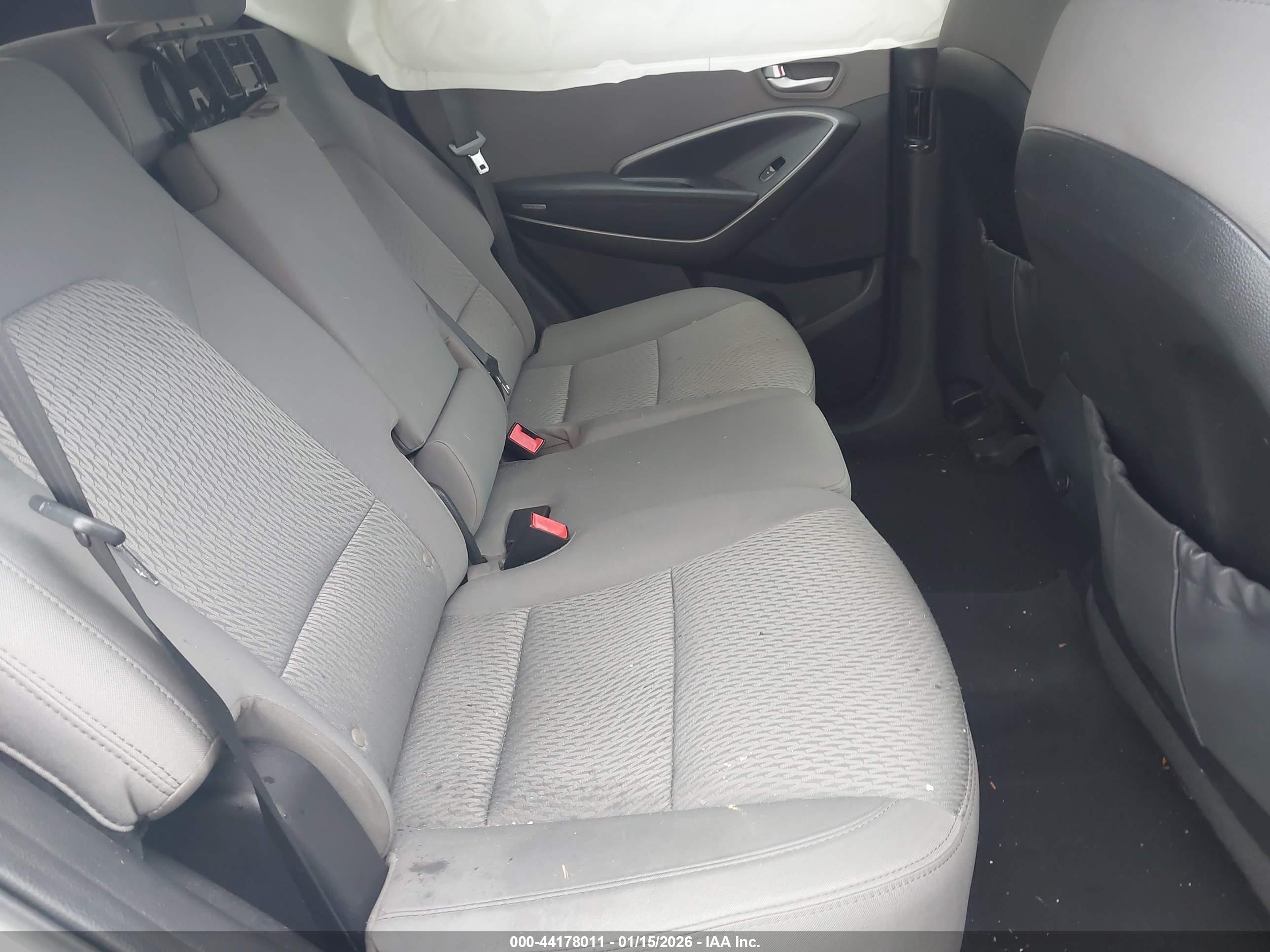 HYUNDAI SANTA image 8