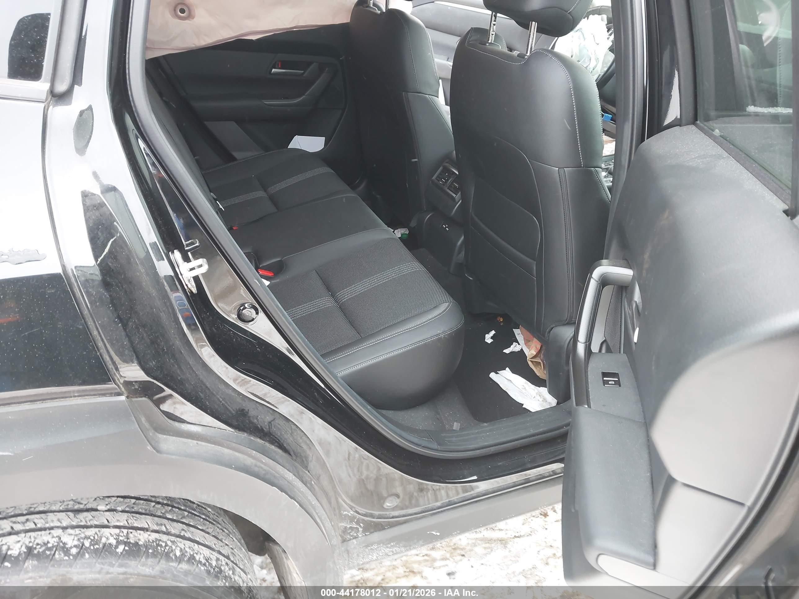 MAZDA CX-50 image 8