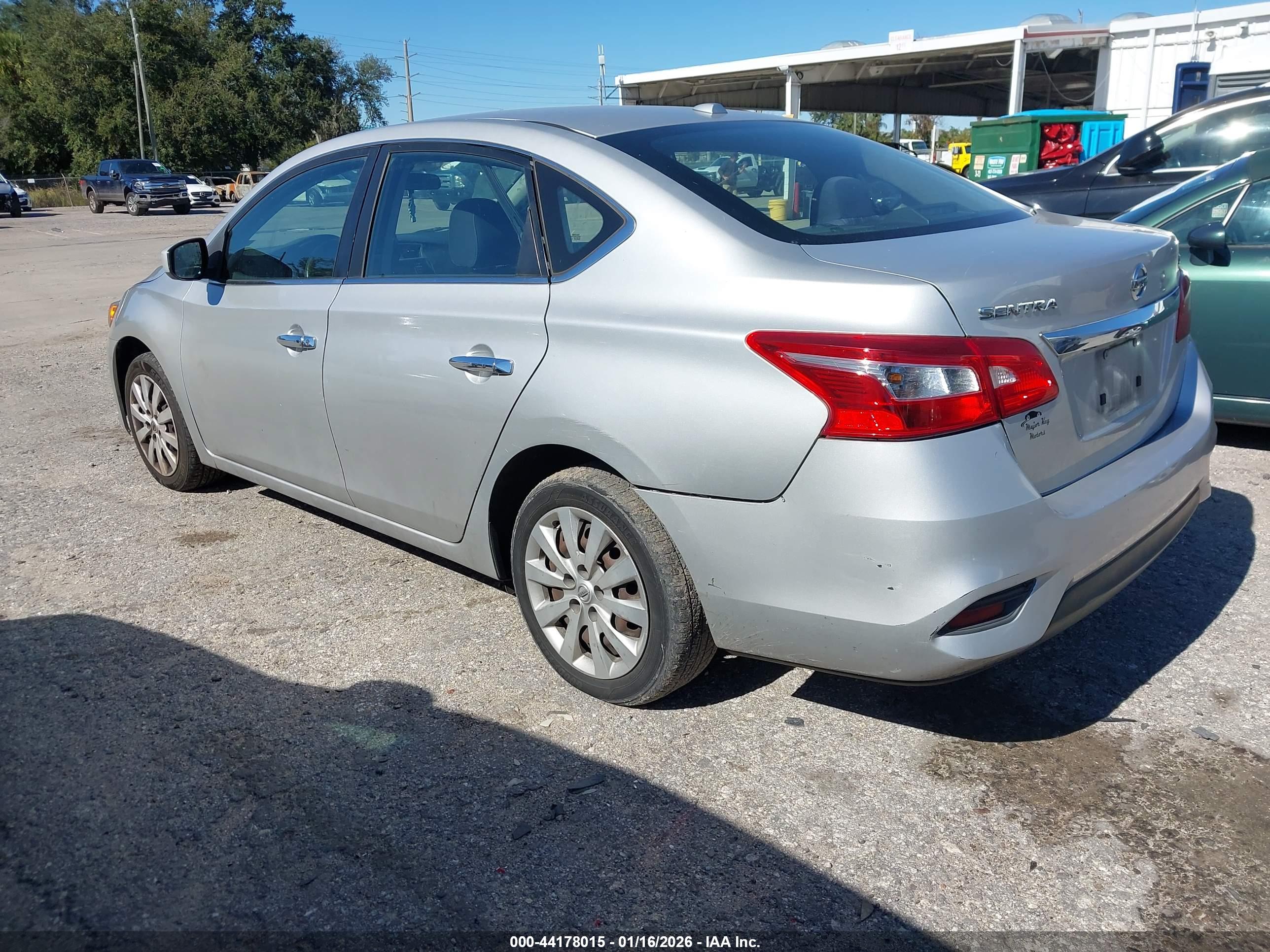 NISSAN SENTRA image 3