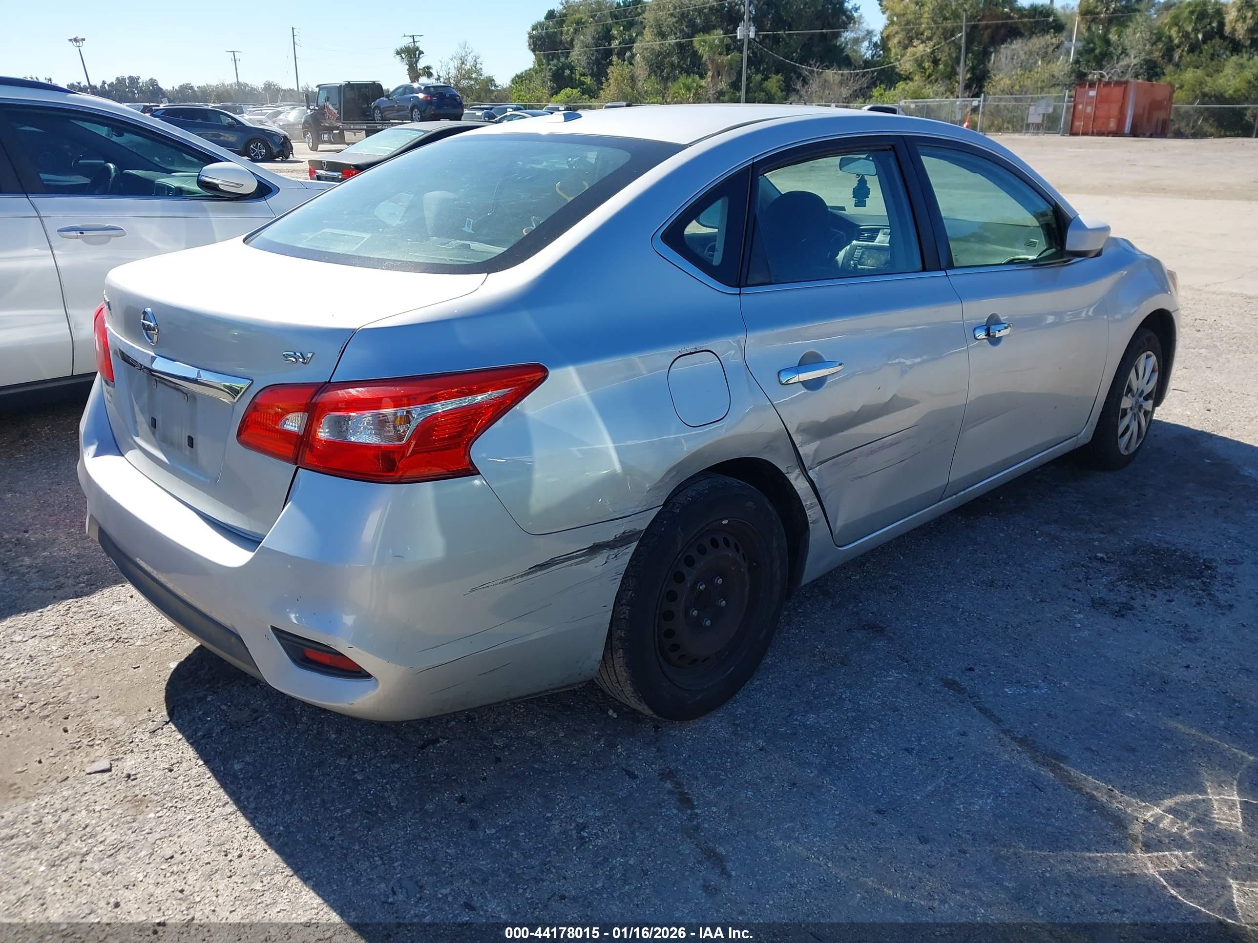 NISSAN SENTRA image 4