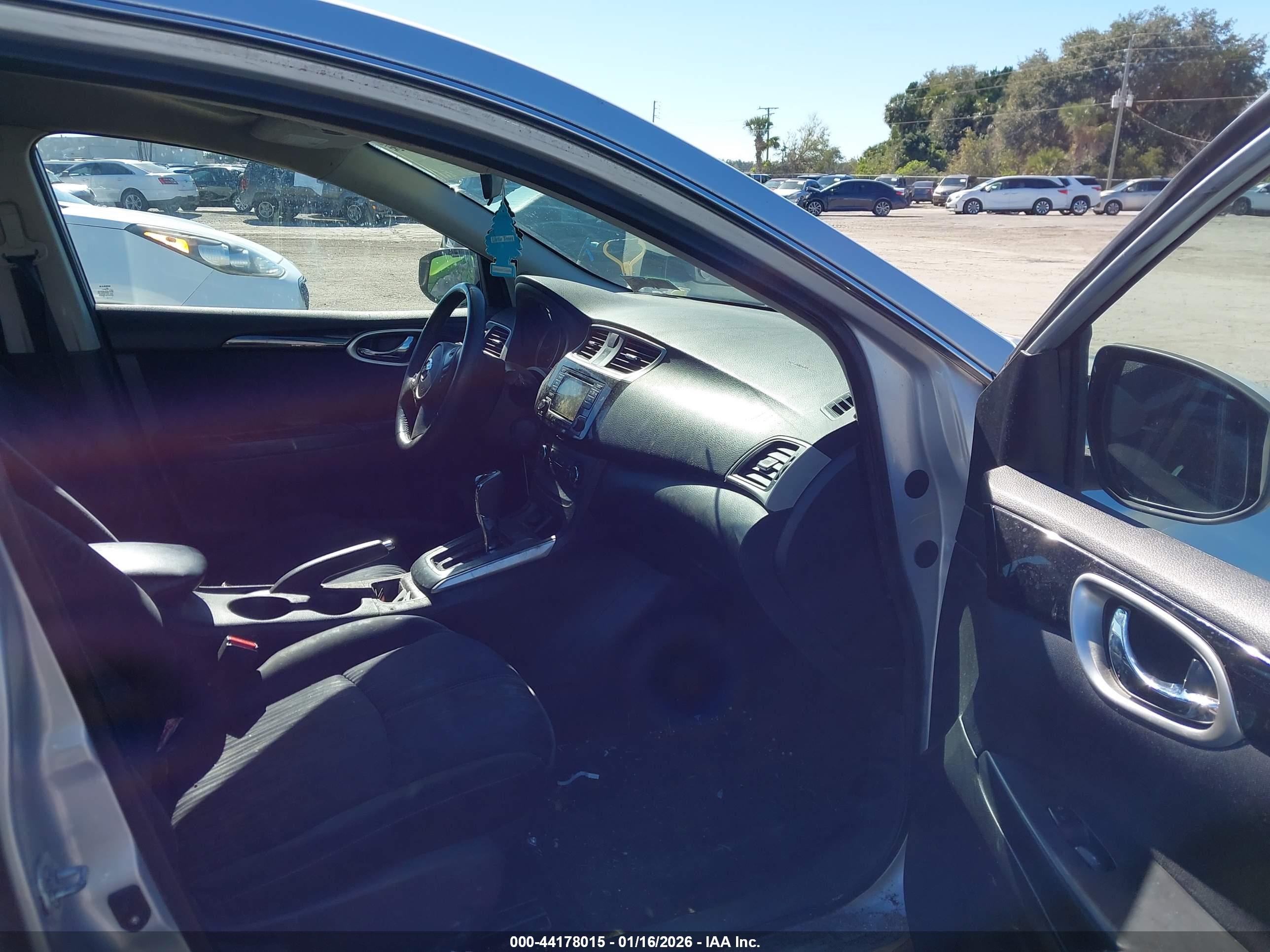 NISSAN SENTRA image 5