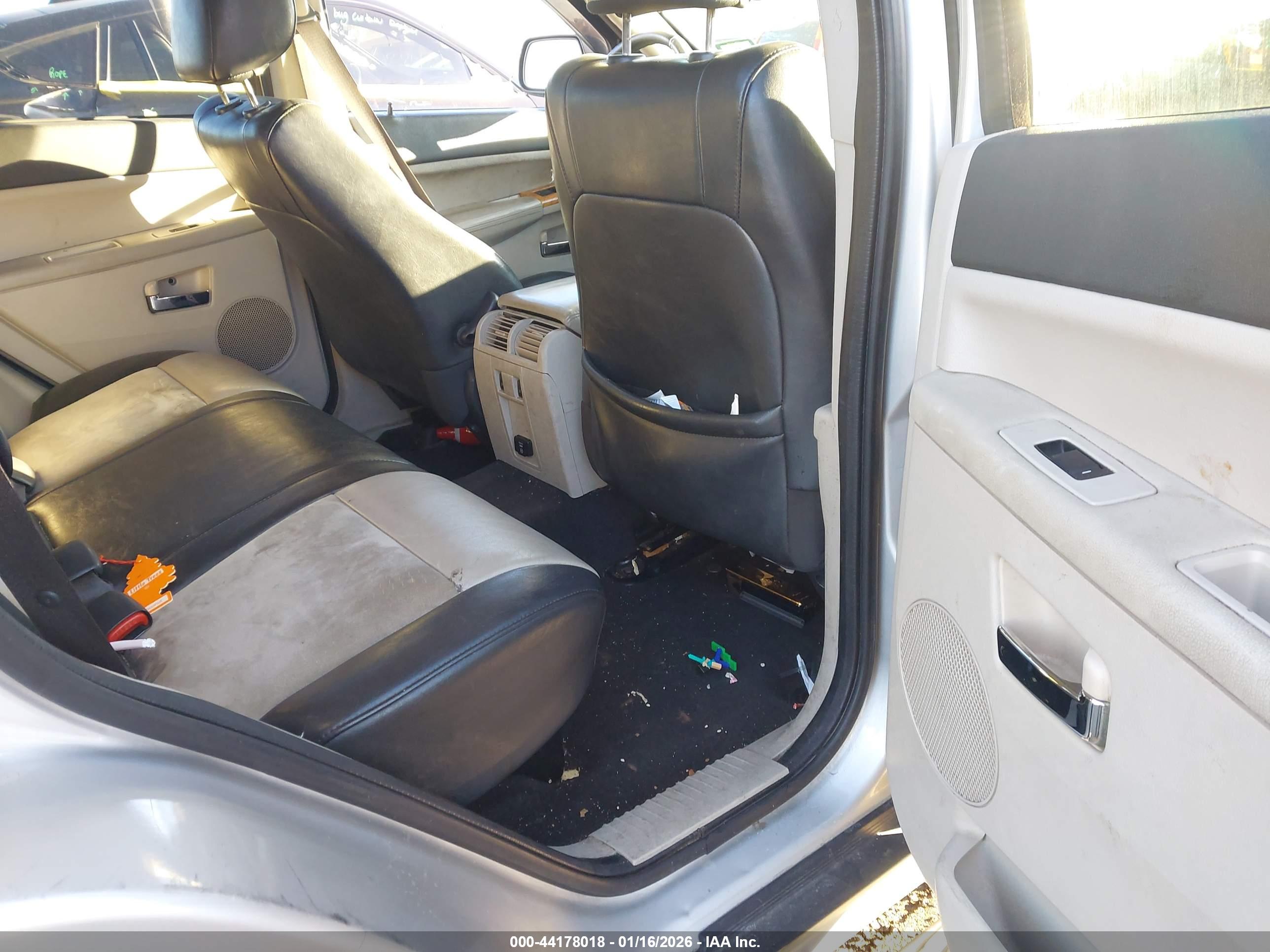 JEEP GRAND image 8