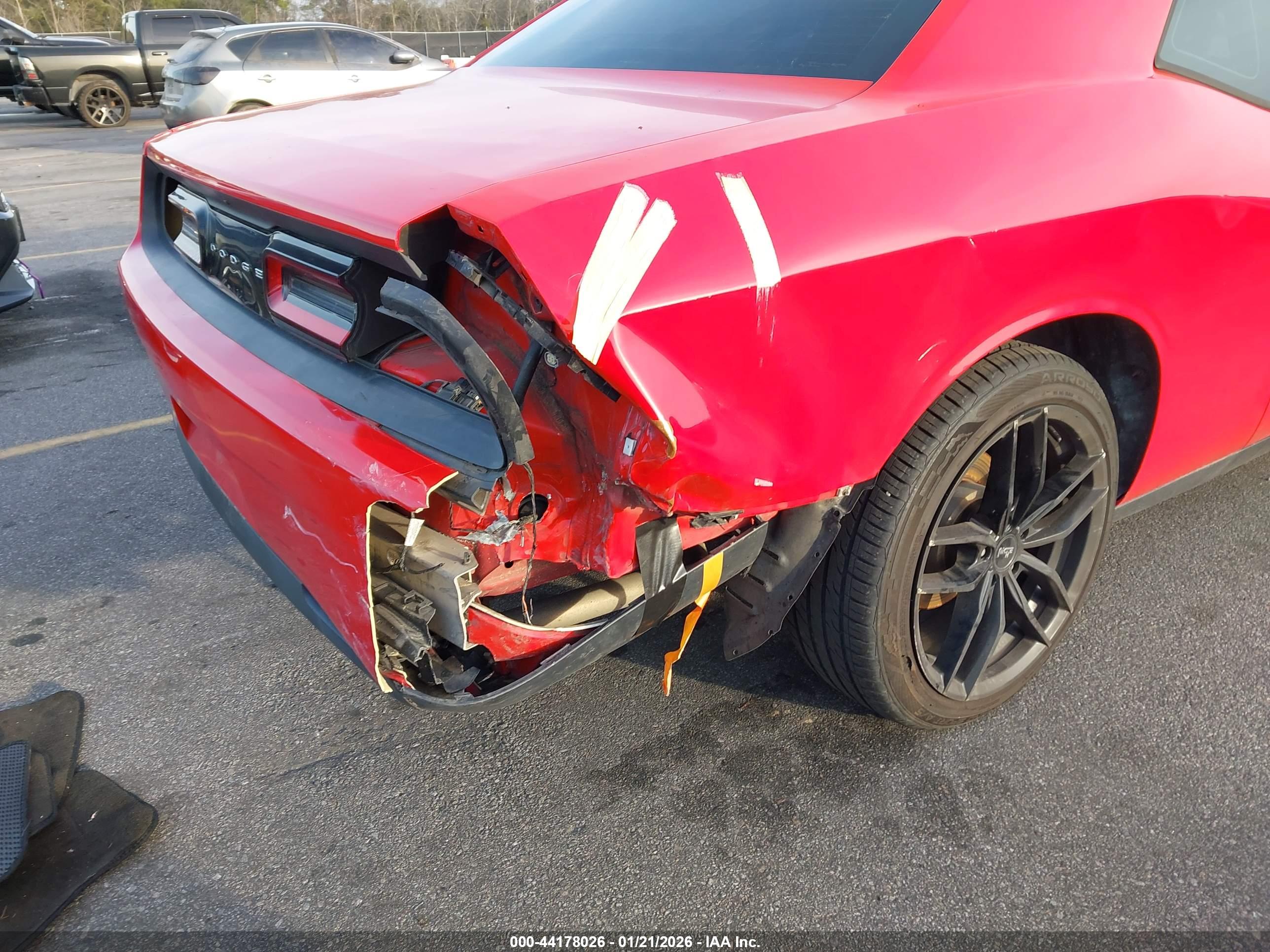 DODGE CHALLENGER image 6