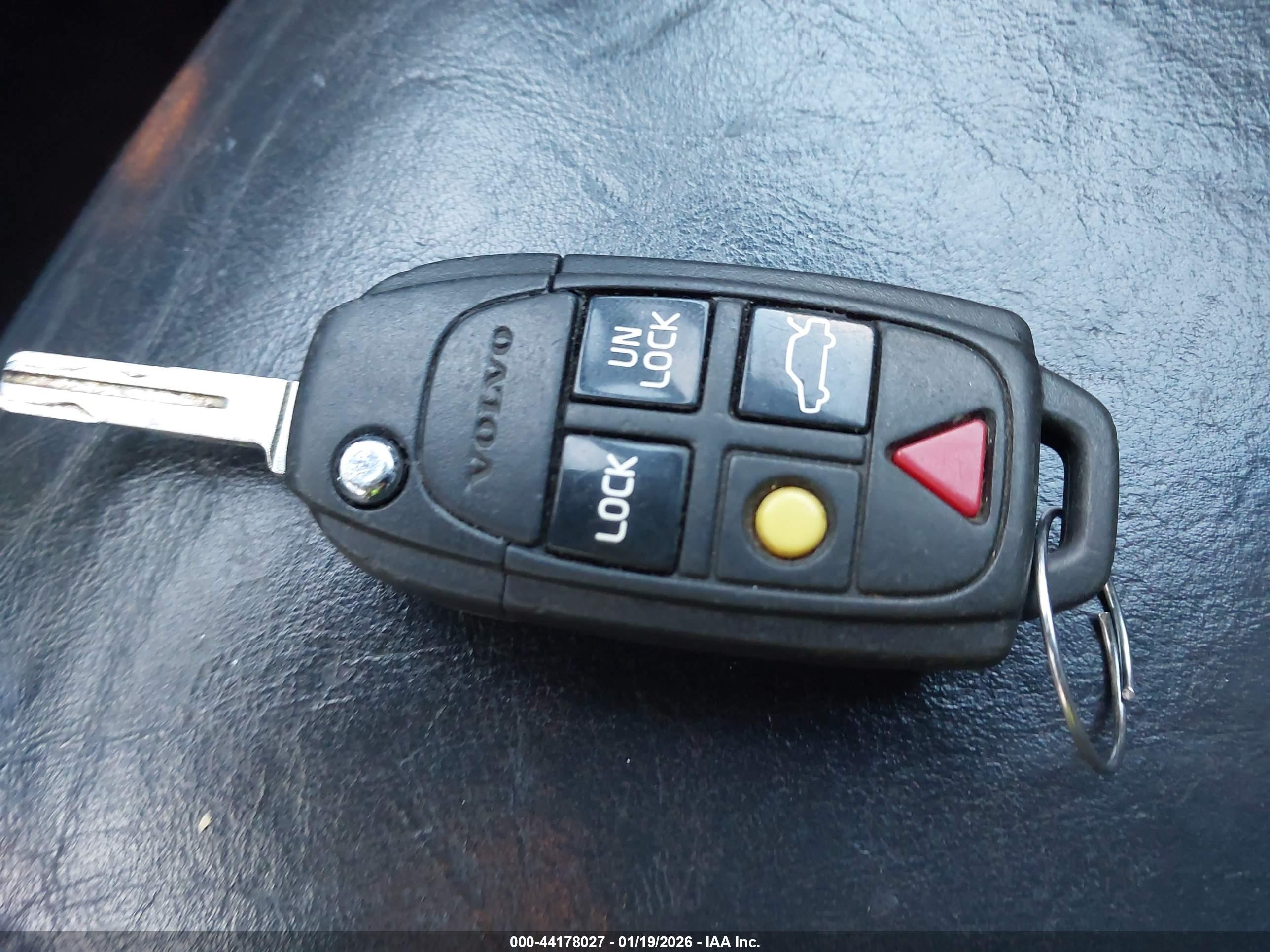 VOLVO XC90 image 11