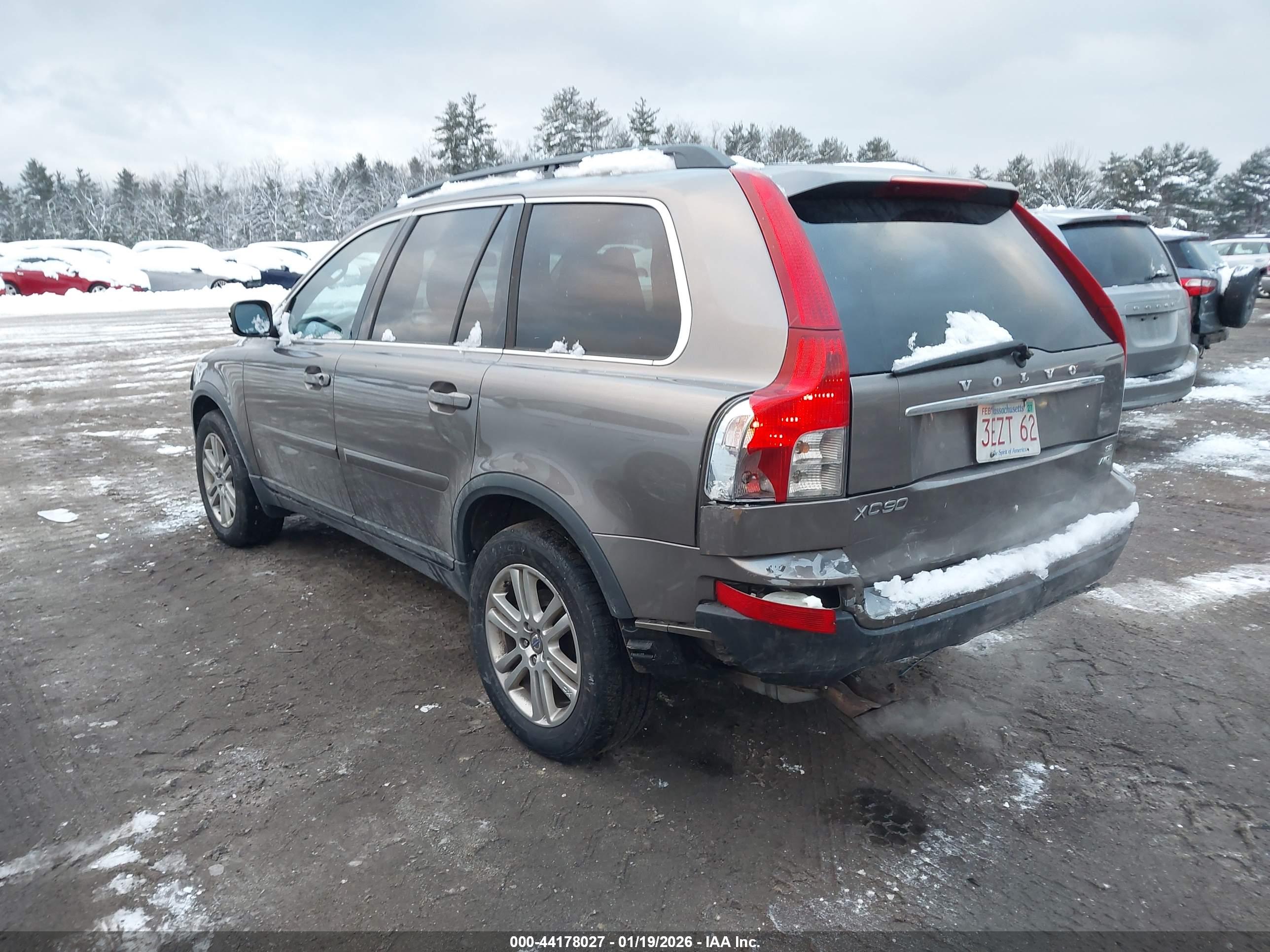 VOLVO XC90 image 3