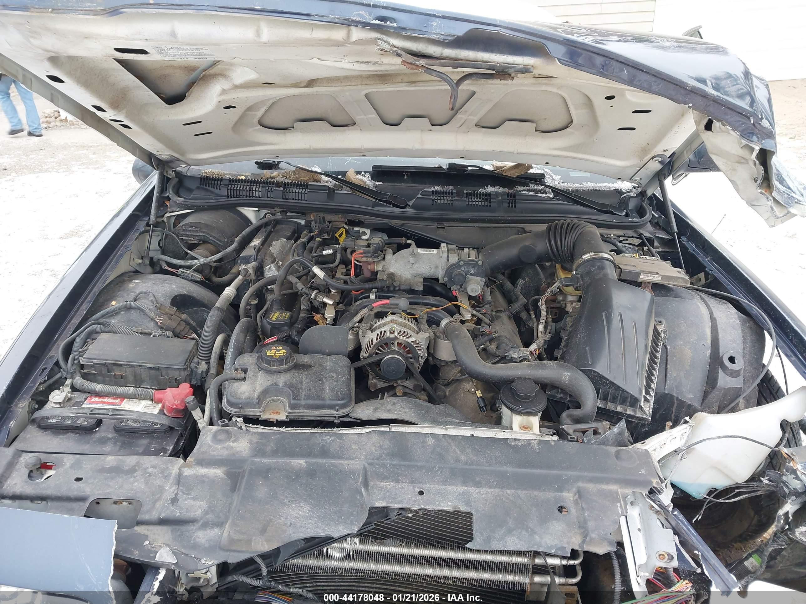 FORD CROWN image 10