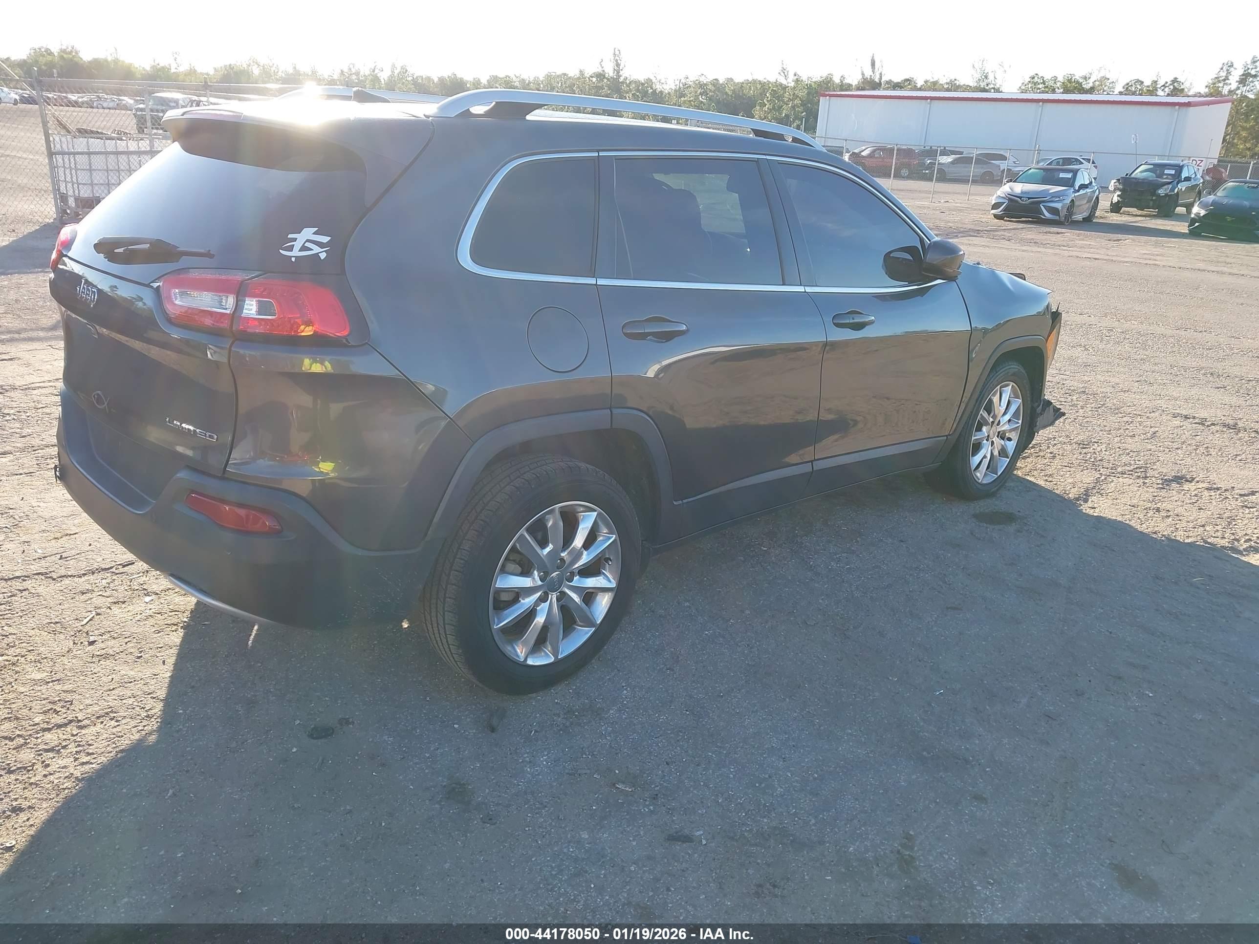 JEEP CHEROKEE image 4